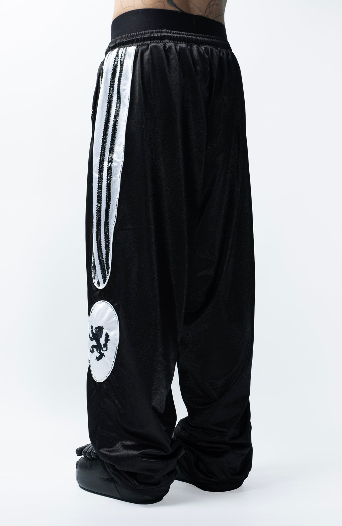 FVVO Wild Spirit Wolf Embroidered Pants