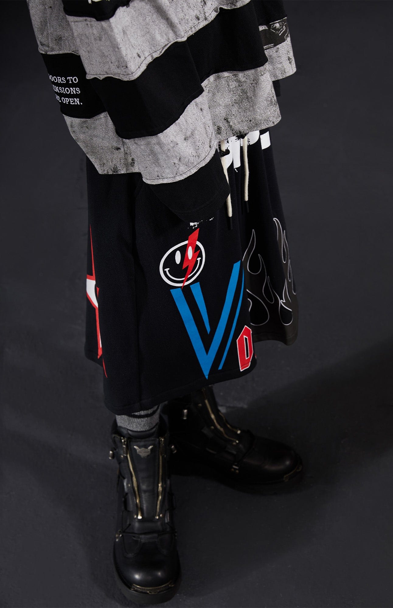 VENTUREK Graffiti Flame Graphic Drawstring Shorts, premium urban and streetwear designers apparel on PROJECTISR.com, VENTUREK