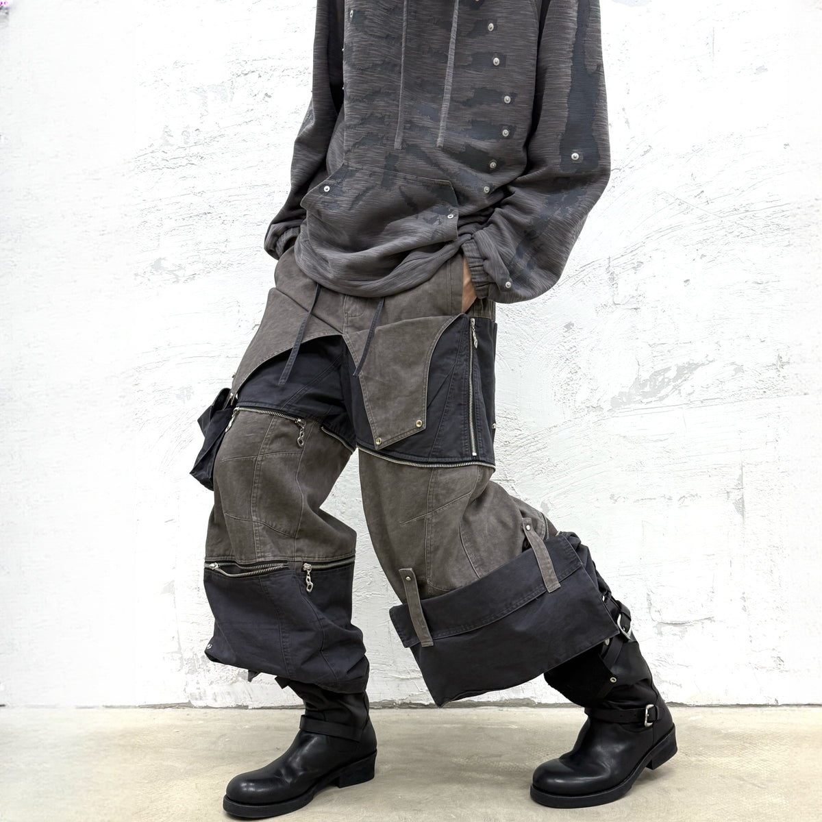 RELABEL Deconstructed Double-Waist Paneled Wide-Leg Cargo Pants — square · front · Blue