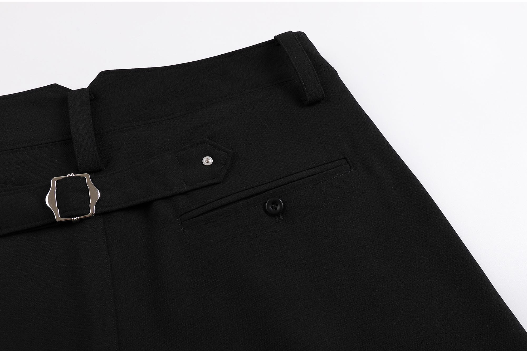 FACEONLAB Retro Pleated Raw-Edge Shorts, premium urban and streetwear designers apparel on PROJECTISR.com, FACEONLAB