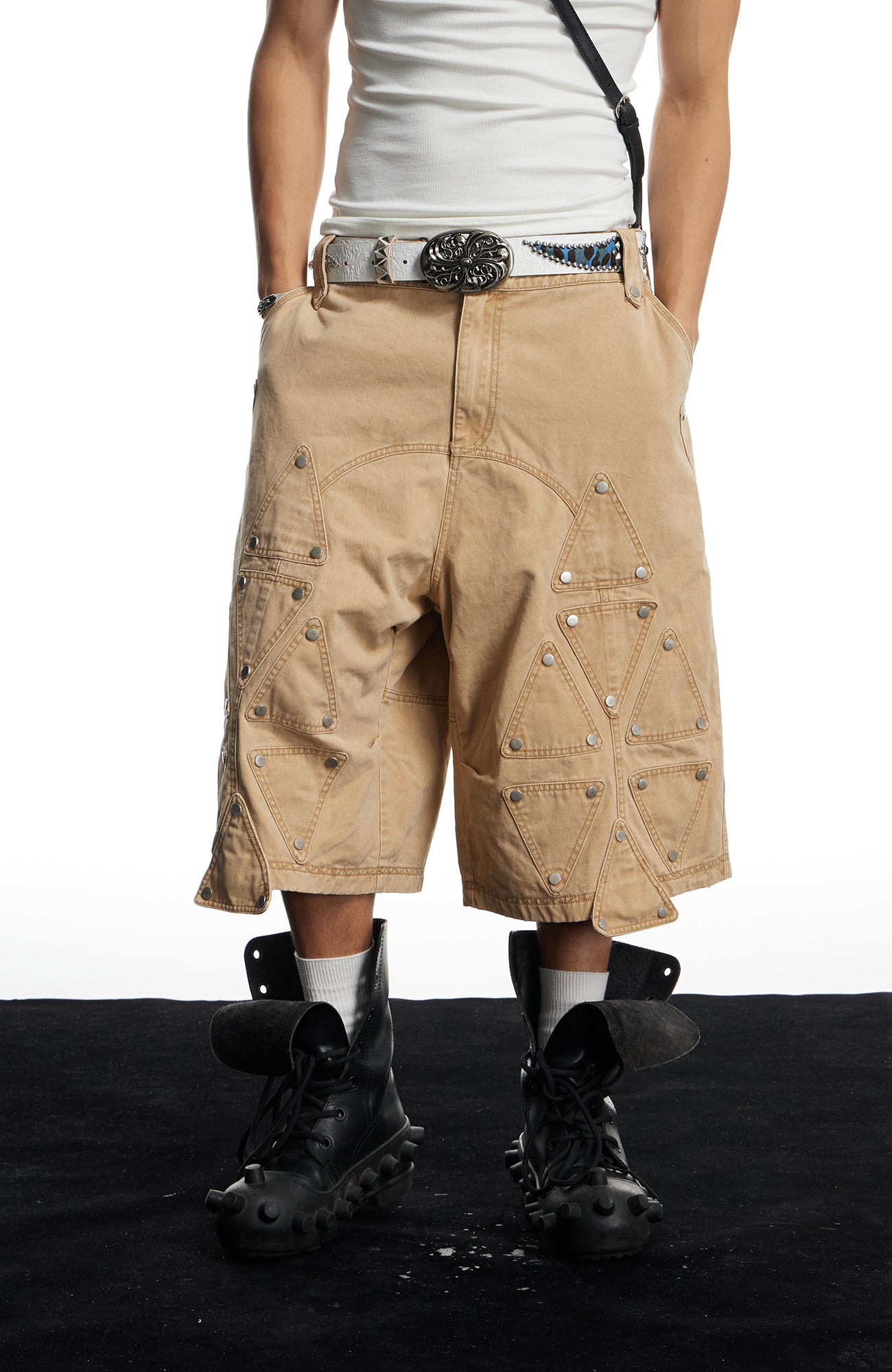 DND4DES Geometric Panel Studded Wide-Leg Shorts