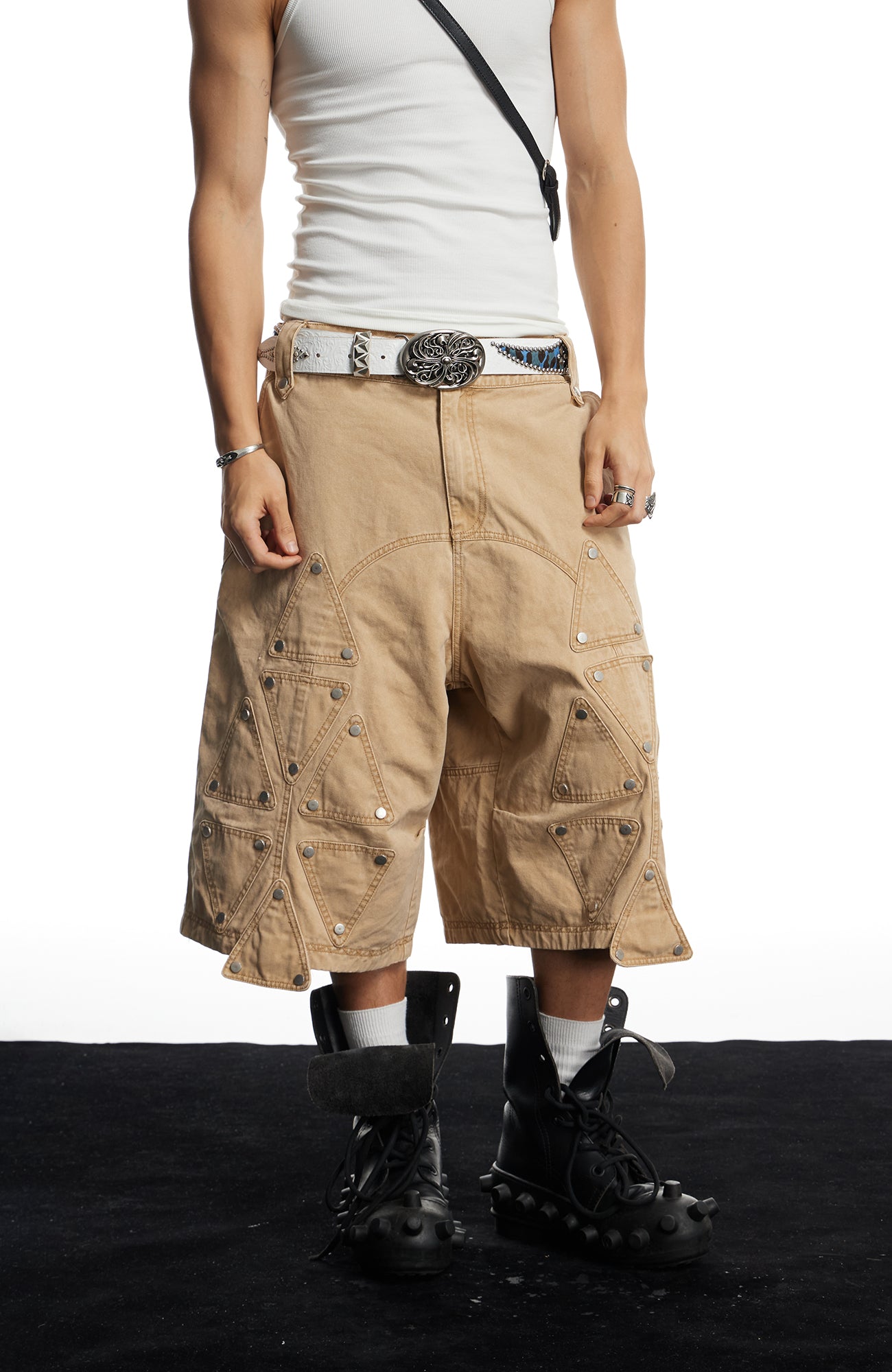 DND4DES Geometric Panel Studded Wide-Leg Shorts