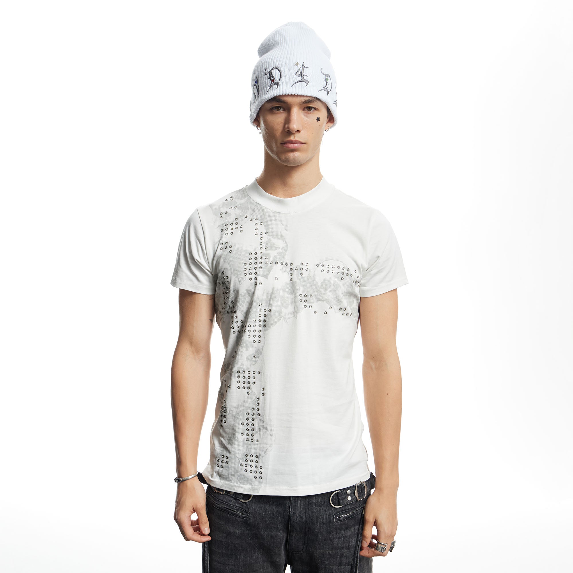 DND4DES Rivet Cross Graphic T-Shirt