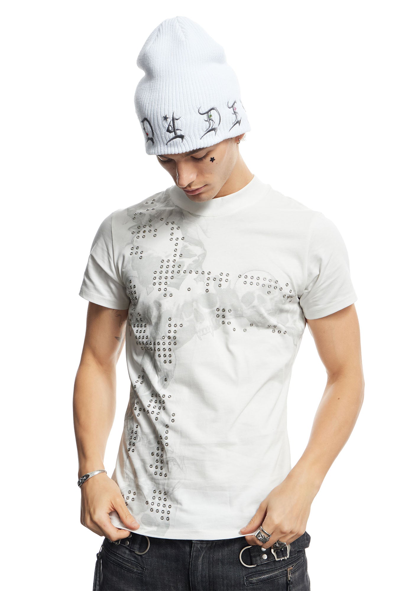 DND4DES Rivet Cross Graphic T-Shirt