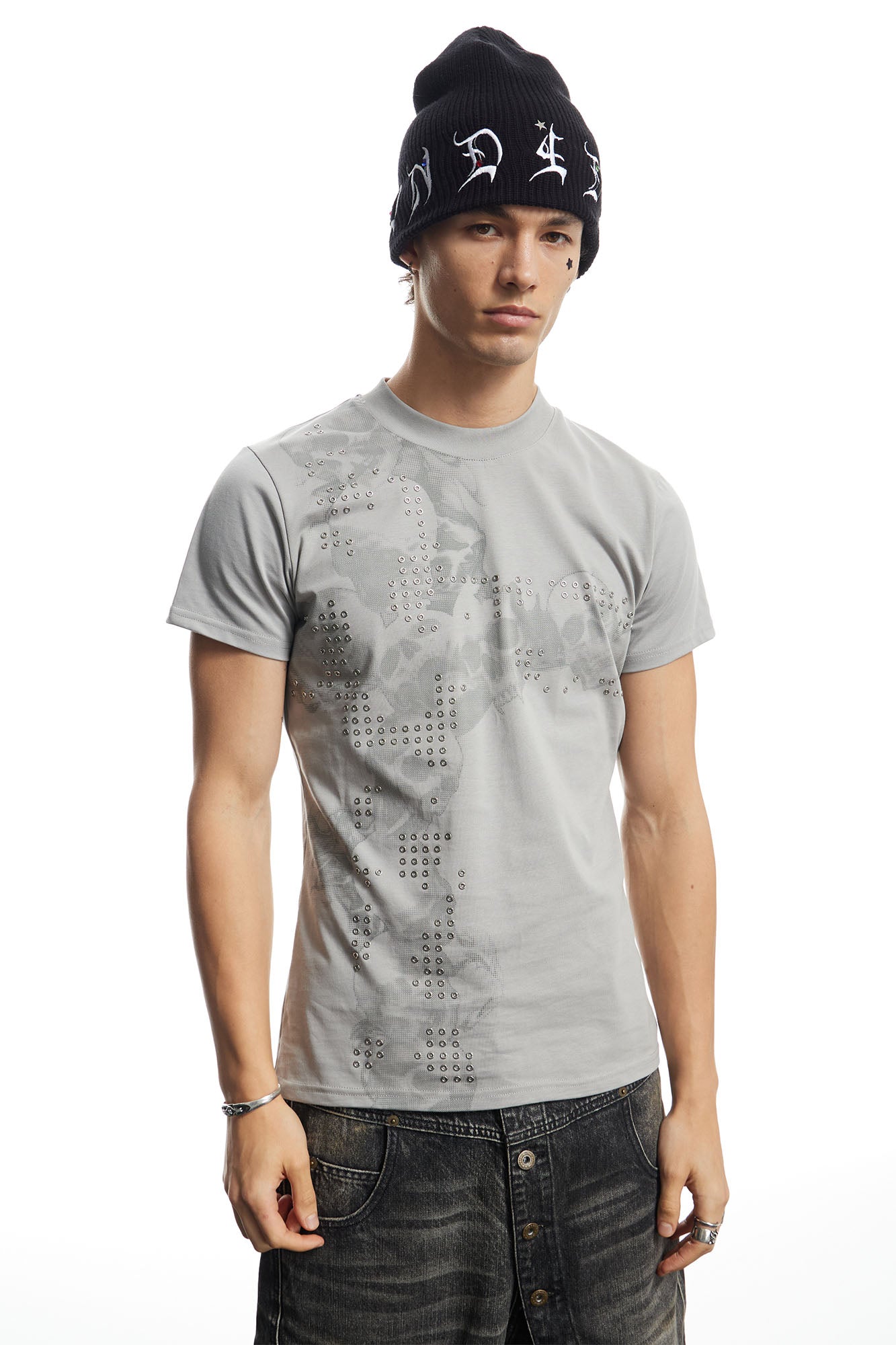 DND4DES Rivet Cross Graphic T-Shirt