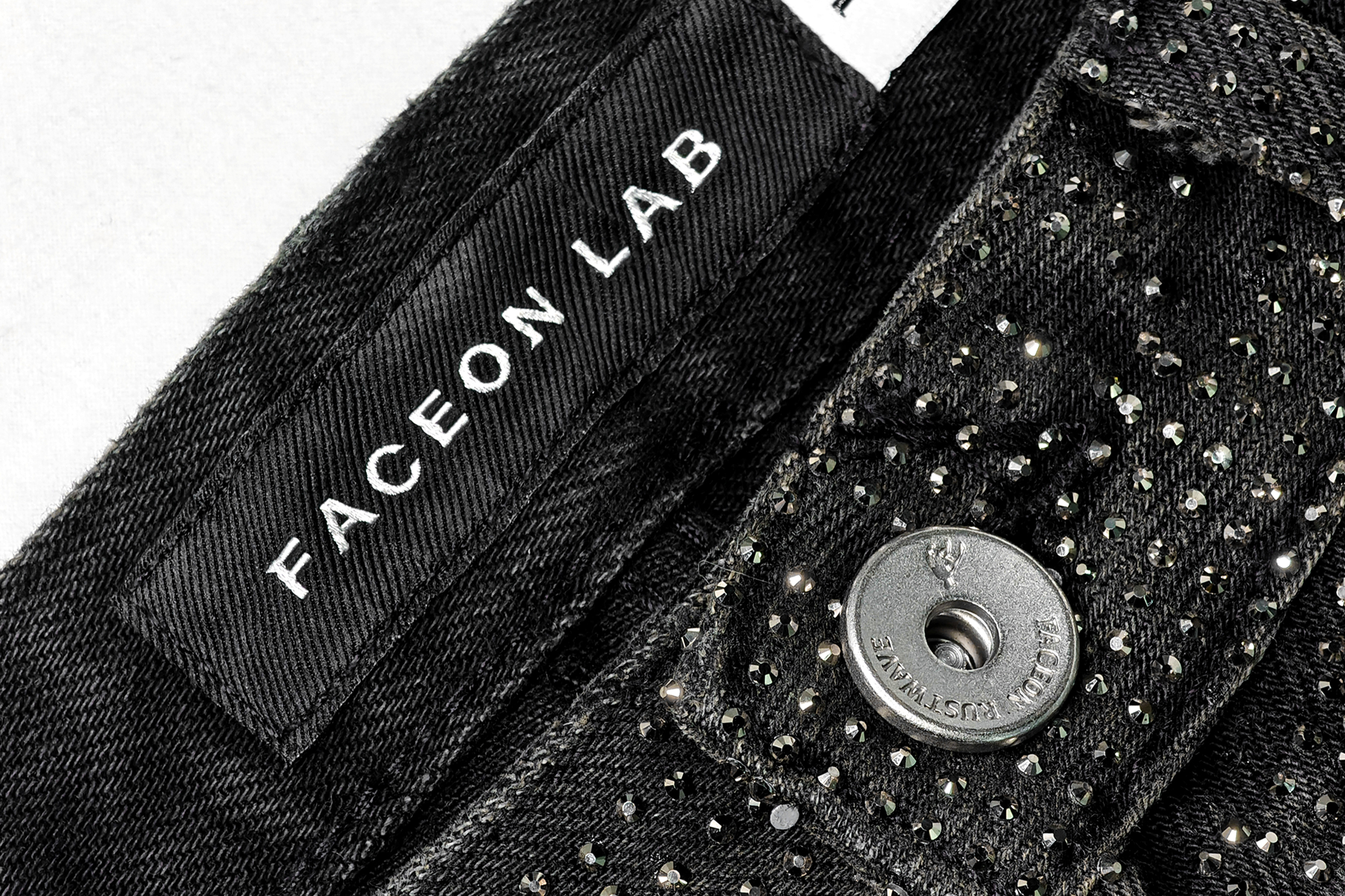 FACEONLAB Double-Headed Snake Studded Dirty-Washed Retro Jeans
