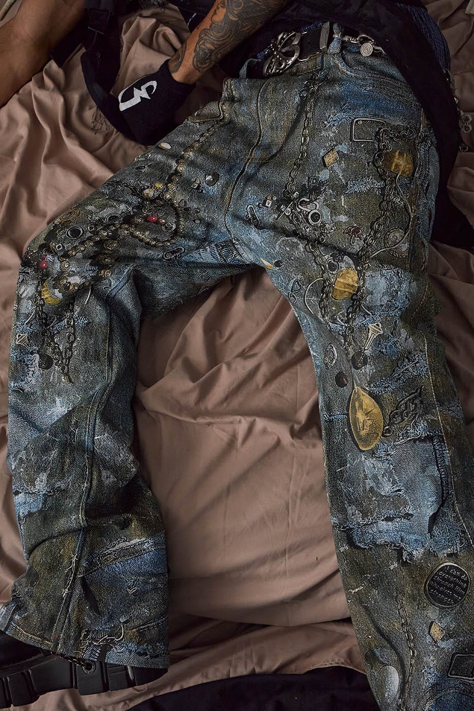DND4DES Gems&Metals Rotten Distressed Flared Jeans, premium urban and streetwear designers apparel on PROJECTISR.com, DND4DES