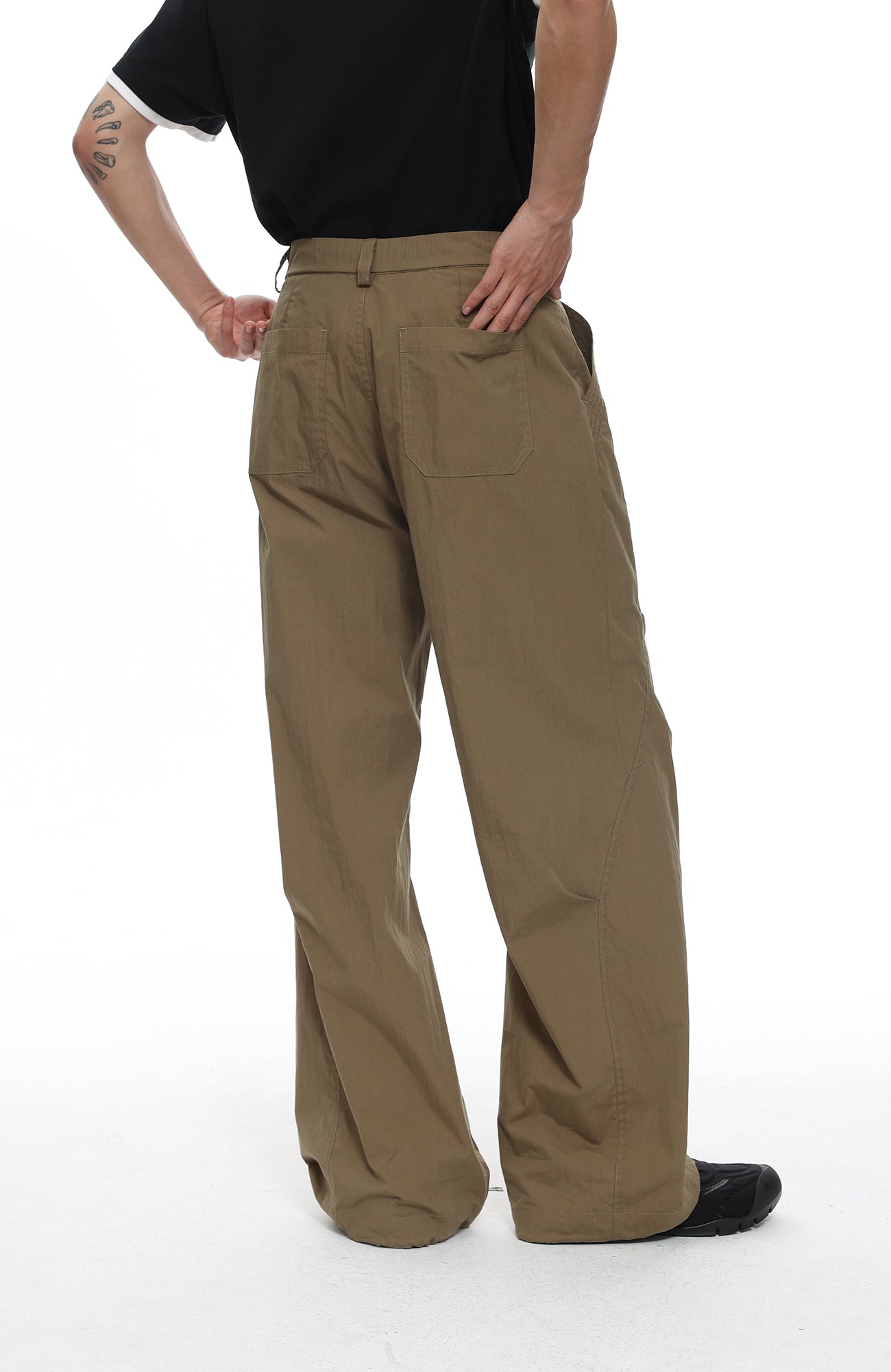 ROARINGWILD A ARCH Essential Drawstring Parachute Pants