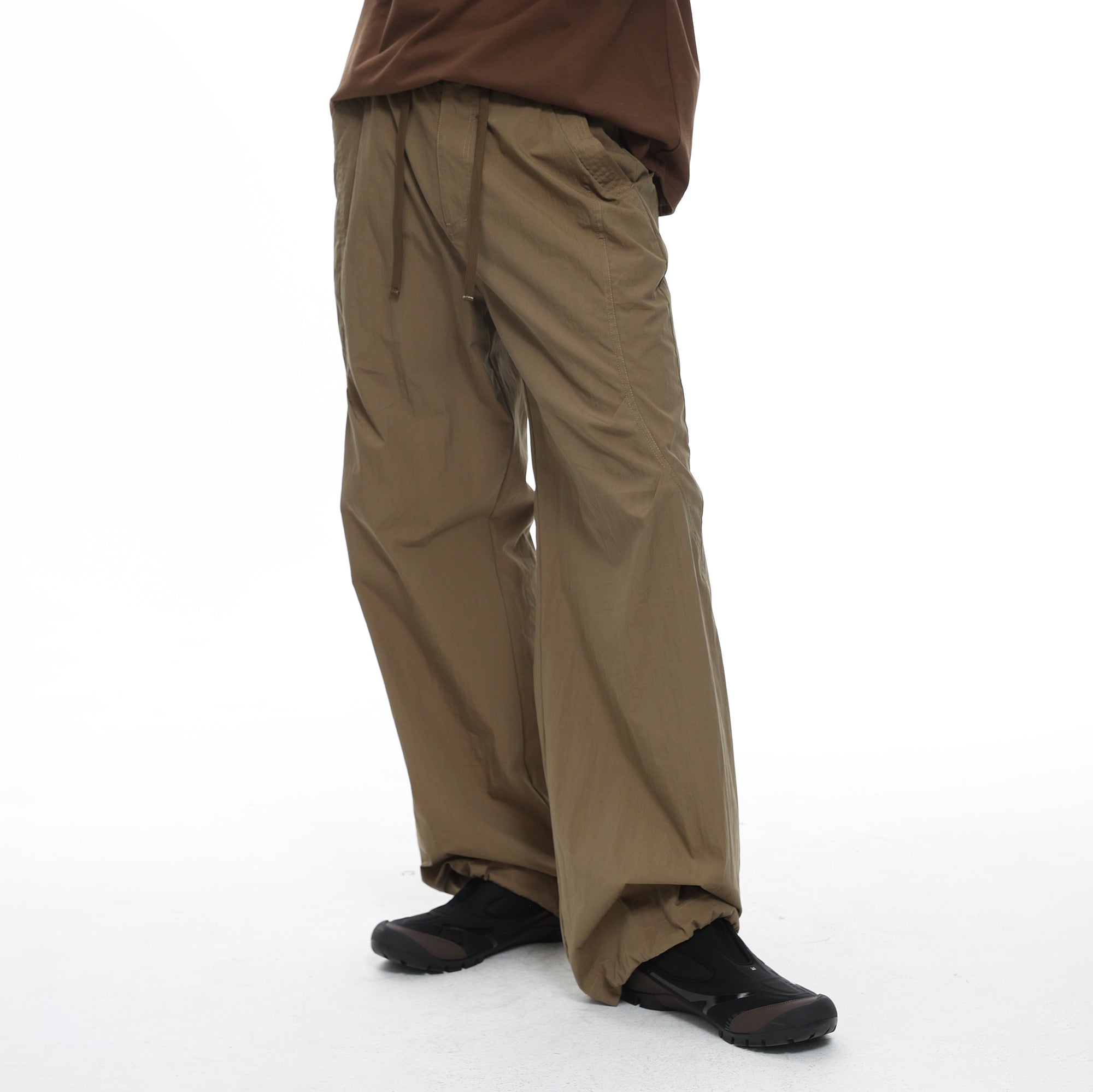 ROARINGWILD A ARCH Essential Drawstring Parachute Pants