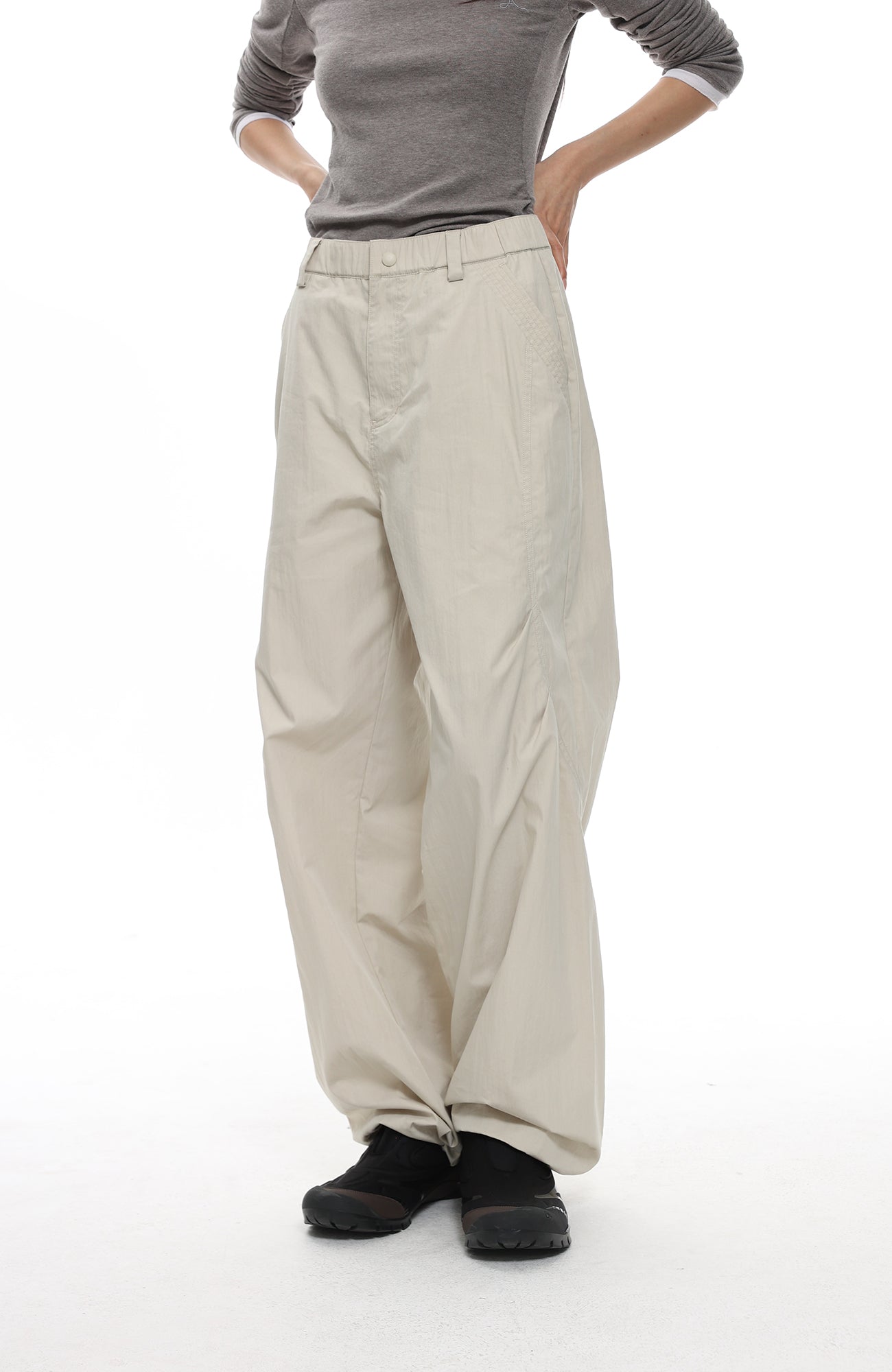 ROARINGWILD A ARCH Essential Drawstring Parachute Pants