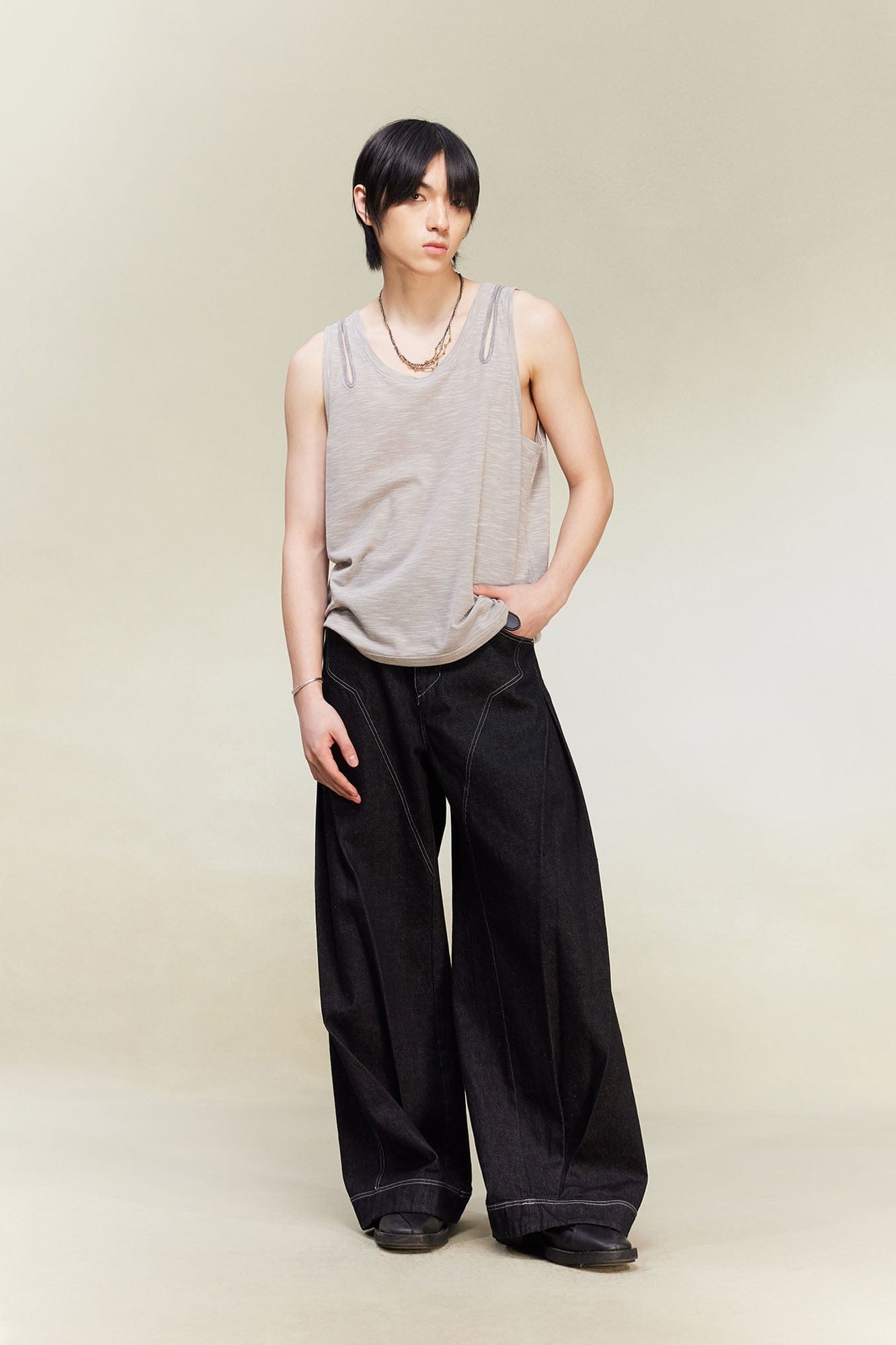 ALVNG AR ANTS Essential Shoulder Slit Knit Tank Top
