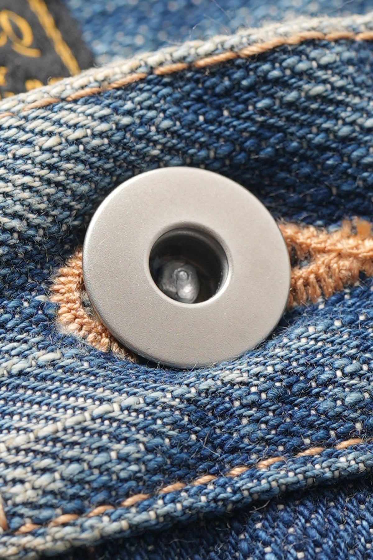NEIGBORL Distressed Raw-Edge Selvedge Jeans — detail