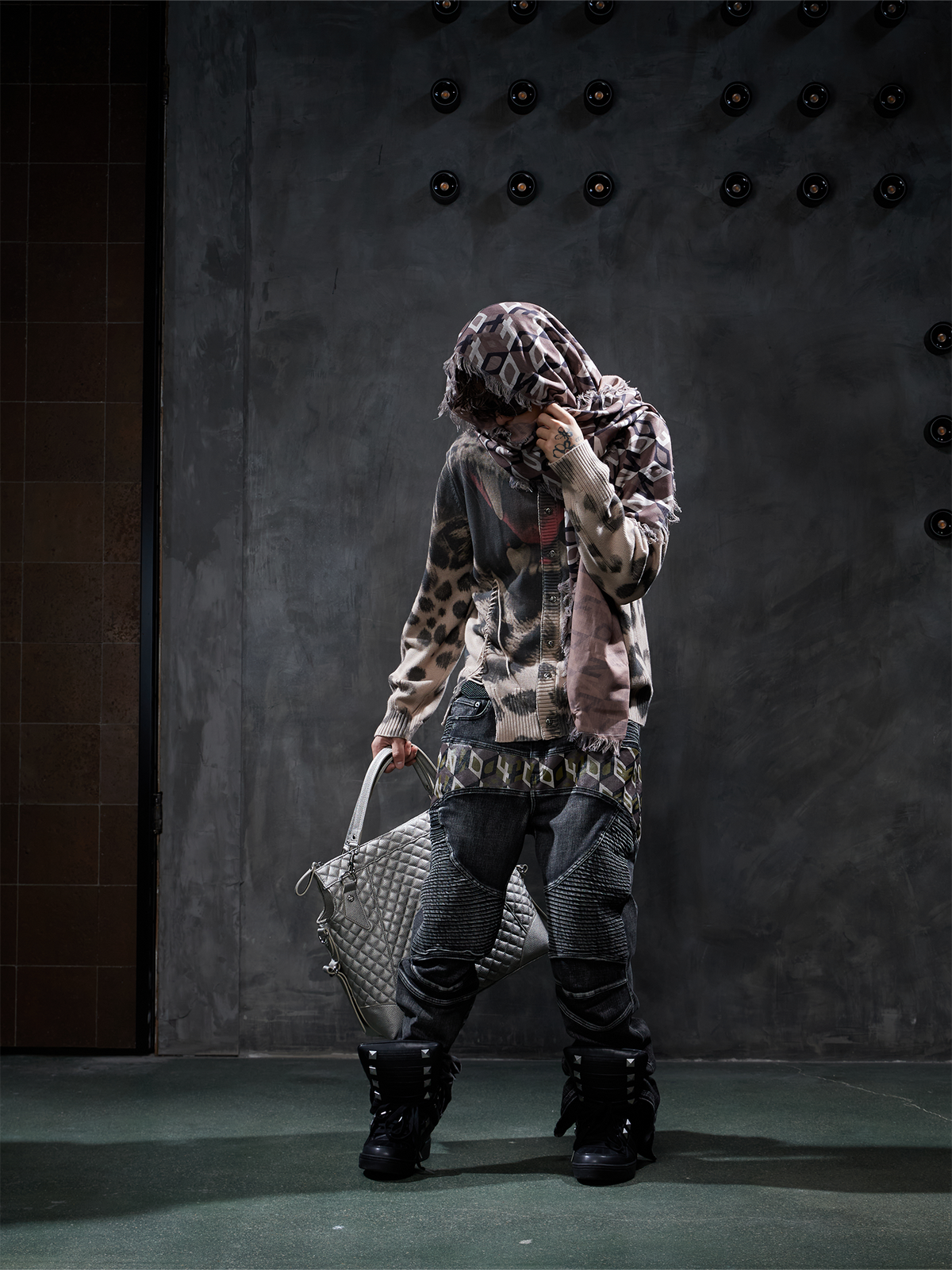 DND4DES Logo Graphic Frayed-Edge Longline Scarf