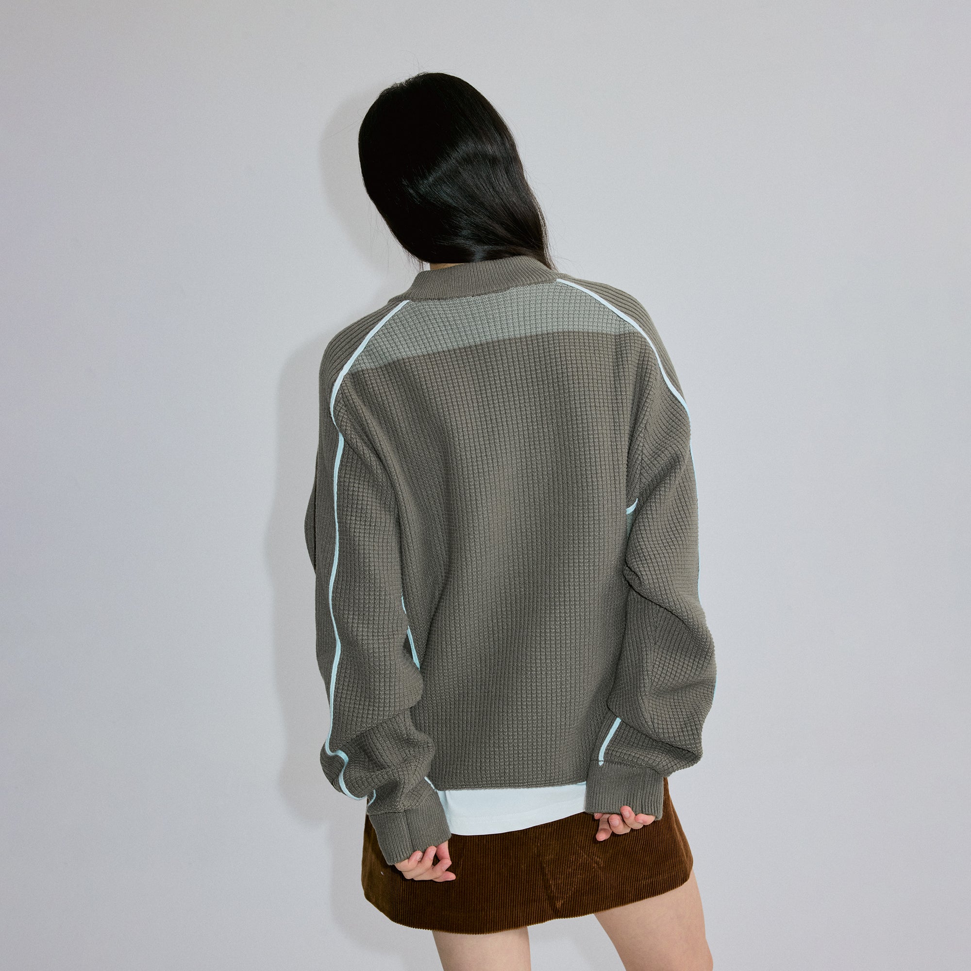 ROARINGWILD A ARCH Contrast Panel Raglan Half-Zip Sweater