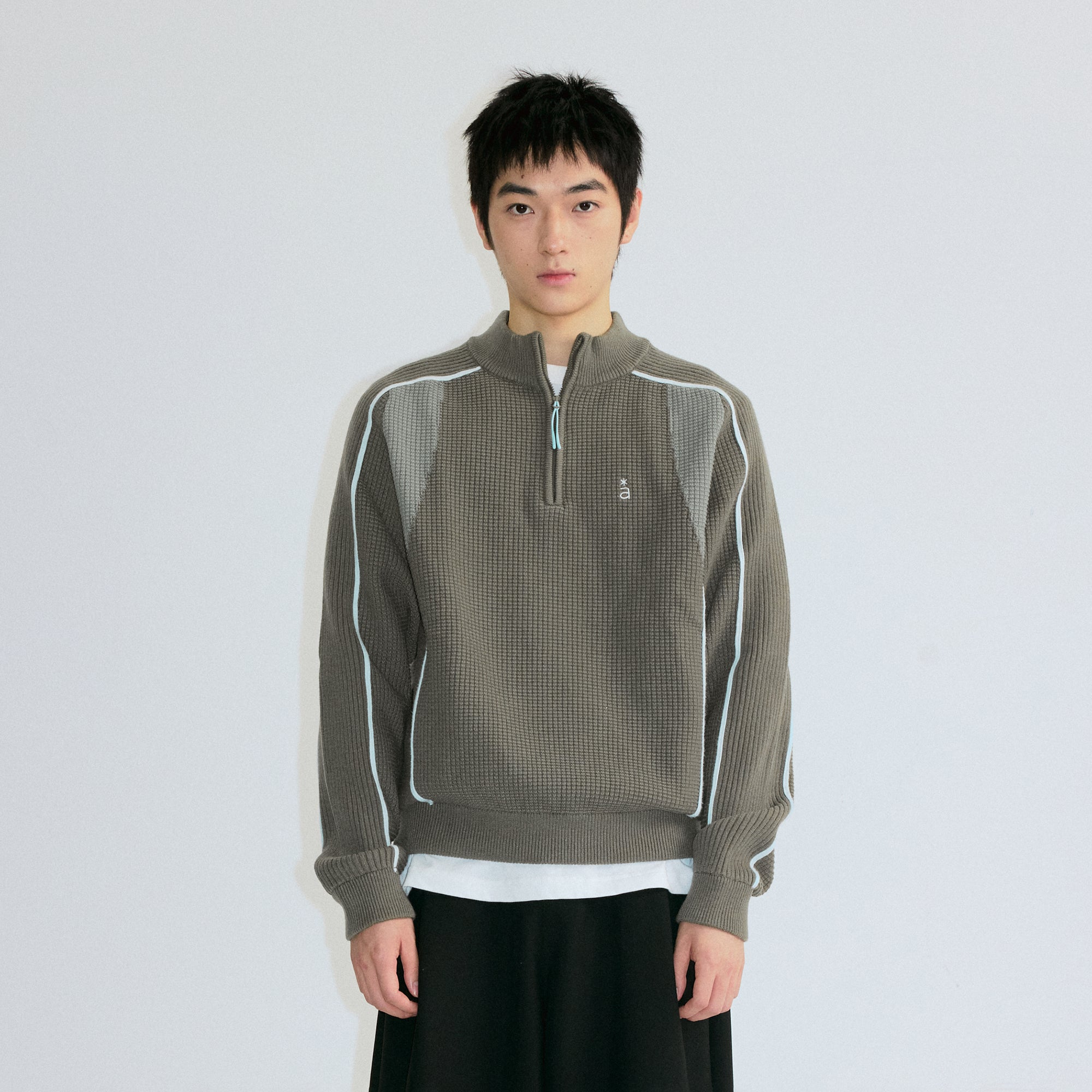 ROARINGWILD A ARCH Contrast Panel Raglan Half-Zip Sweater