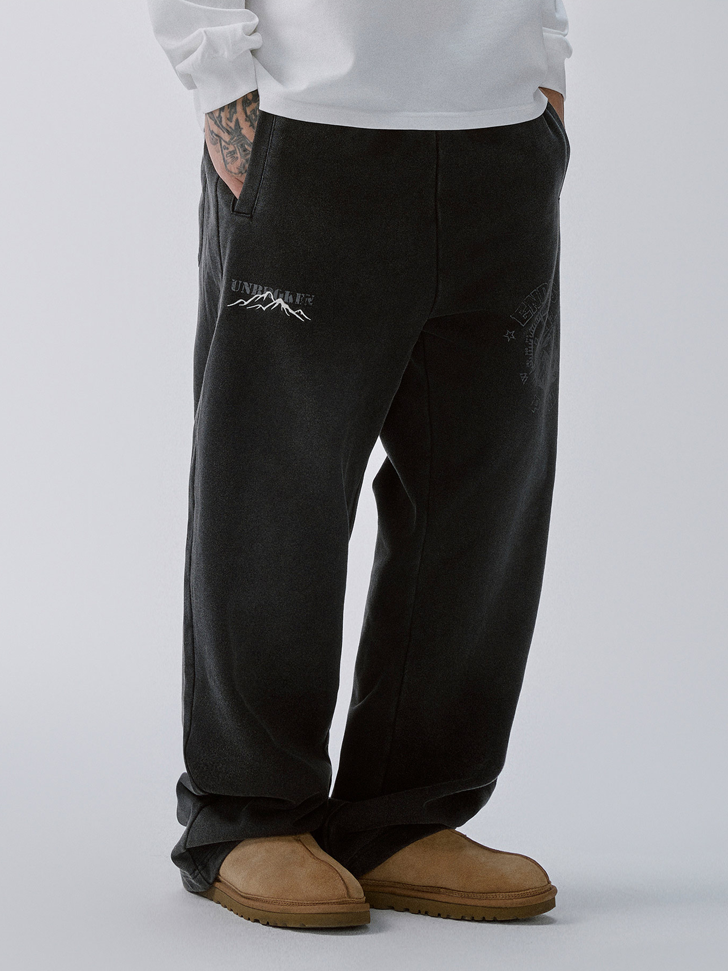 F2CE Washed Badge Graphic Drawstring Sweatpants