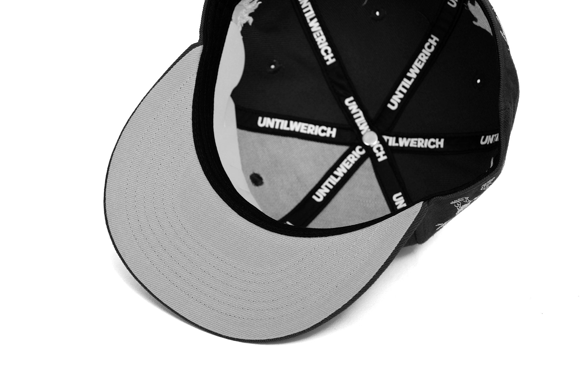 UNTILWERICH Embroidered Flat Brim Fitted Cap