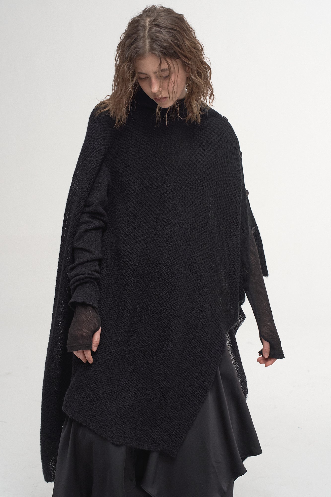 ILNya Nieternite Nifutur Convertible Drape Knit Cape