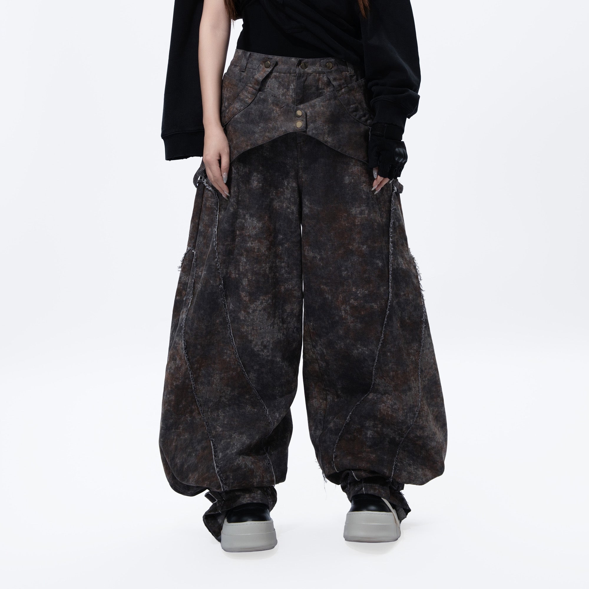 MOGONGSHE Distressed Detachable Drape Curved Panel Jeans