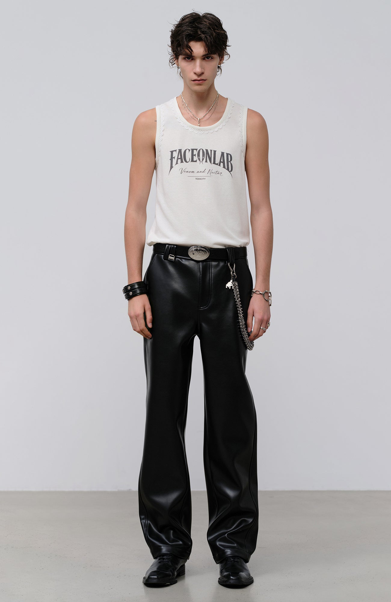 FACEONLAB Lace Trim Gothic Letters Sleeveless Tank