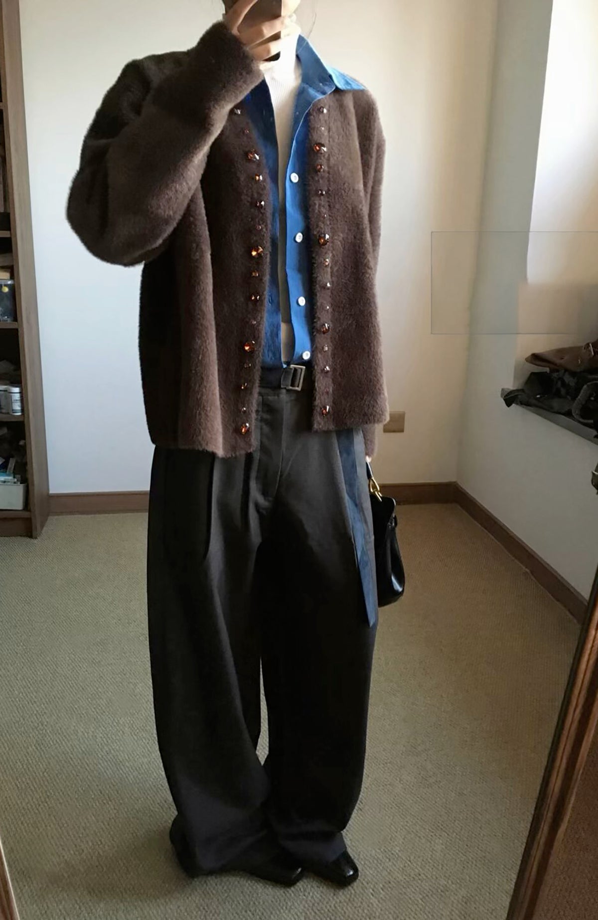 ELETEIZE Gem V-Neck Cardigan Sweater