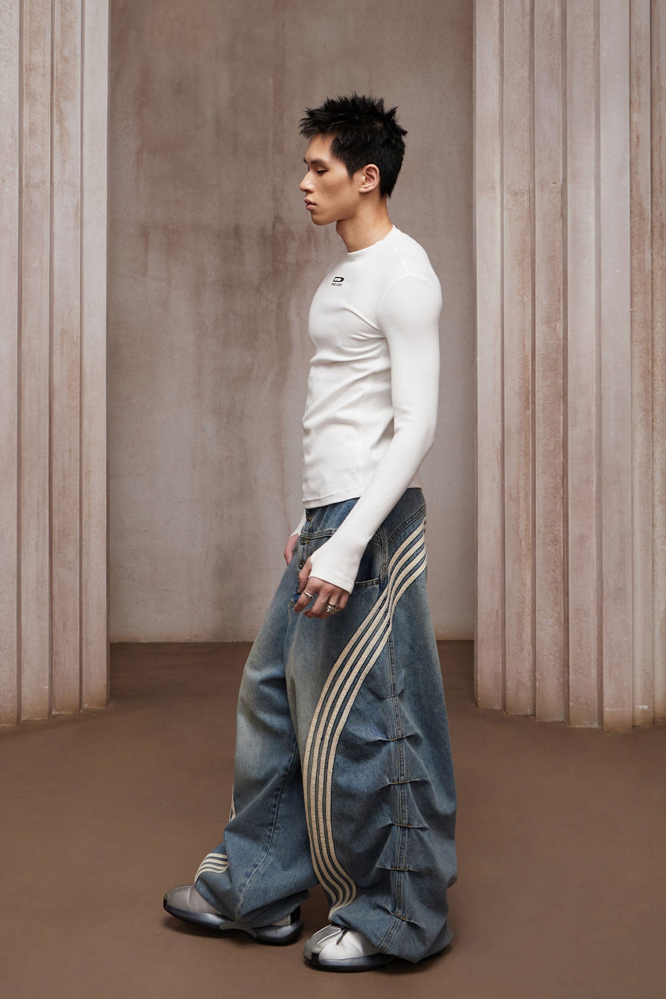 DND4DES Bullet LOGO Graphic Long-Sleeve Tee