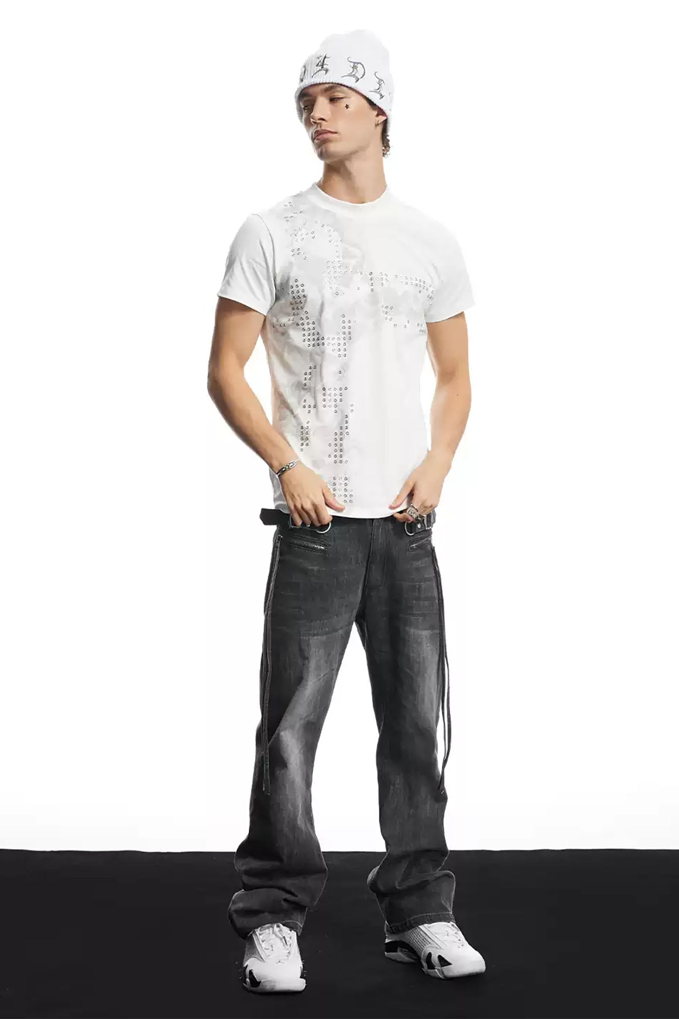 DND4DES Rivet Cross Graphic T-Shirt