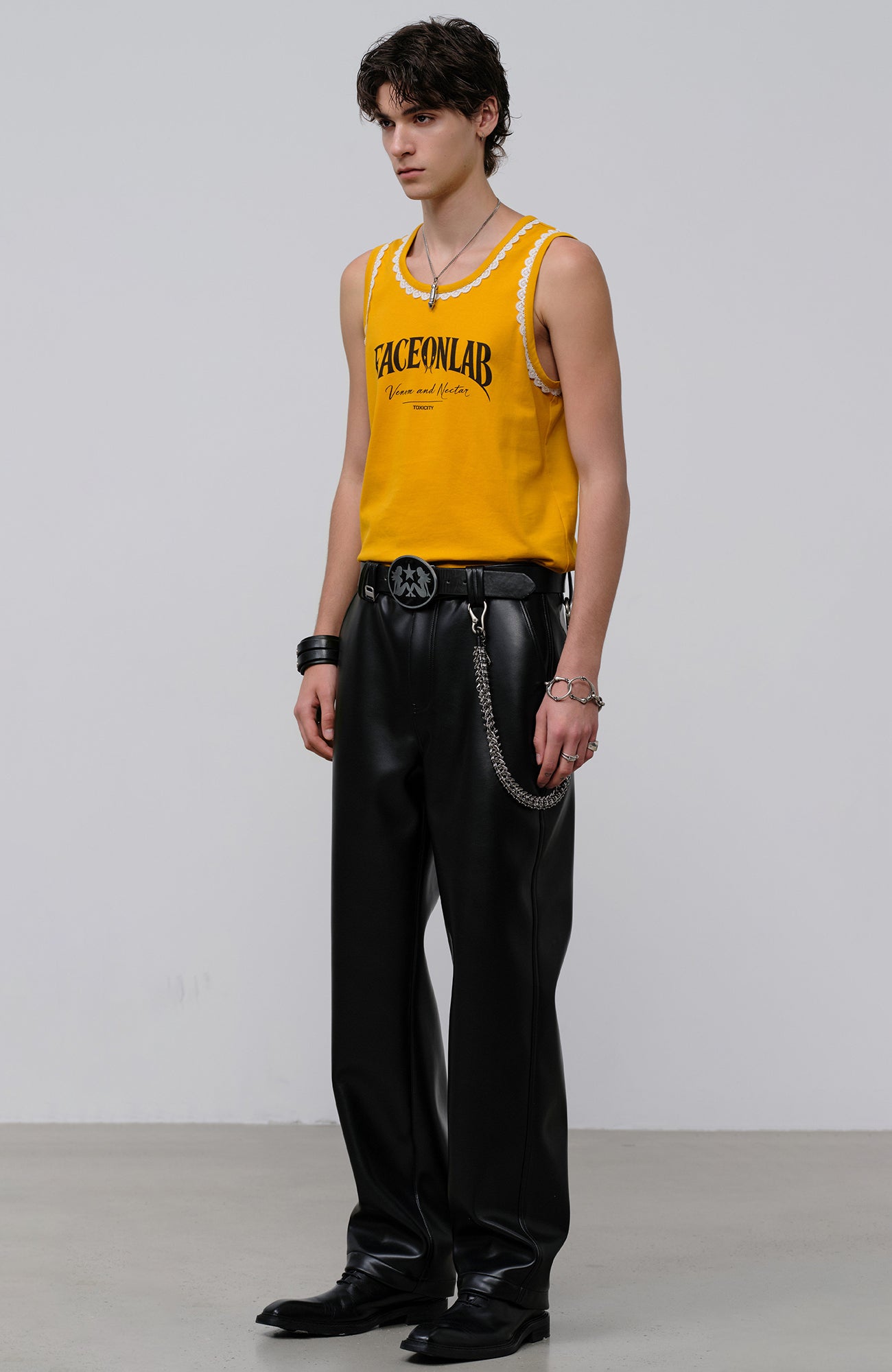 FACEONLAB Lace Trim Gothic Letters Sleeveless Tank