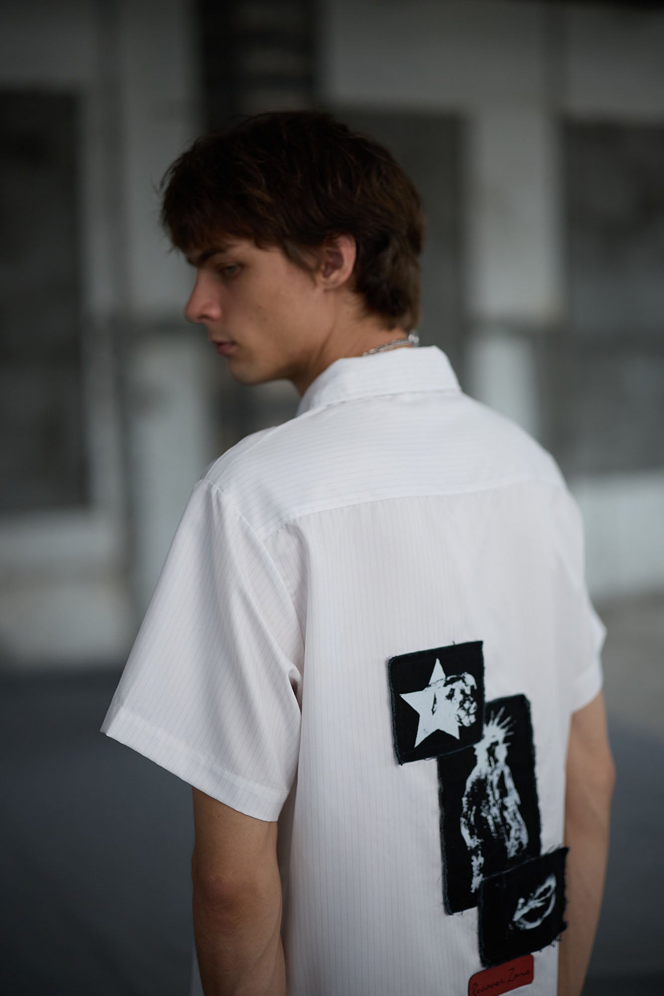 RECOVER ZONE Striped Punk Patch Half Shirt