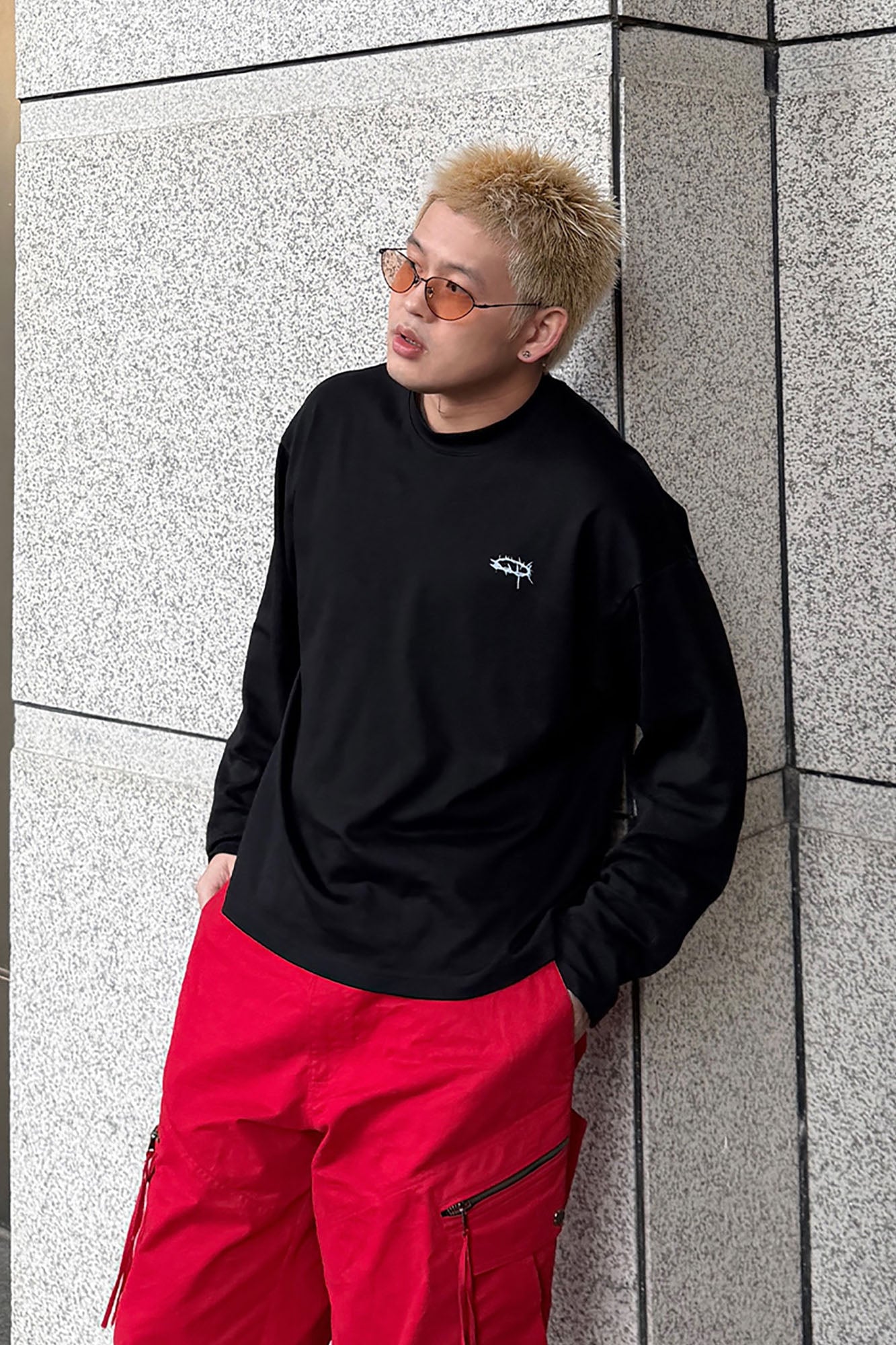 UNDERWATER Thorn Ring LOGO Long-Sleeve Tee Black