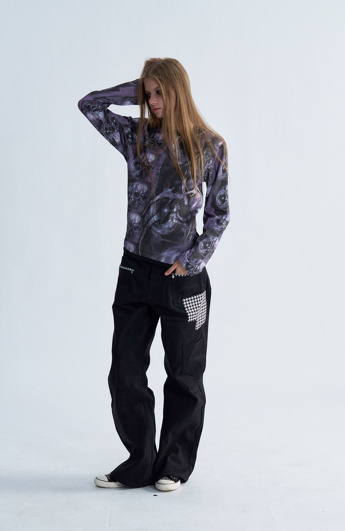 PAIKI Skull Graphic Slim Crewneck Long-Sleeve Tee