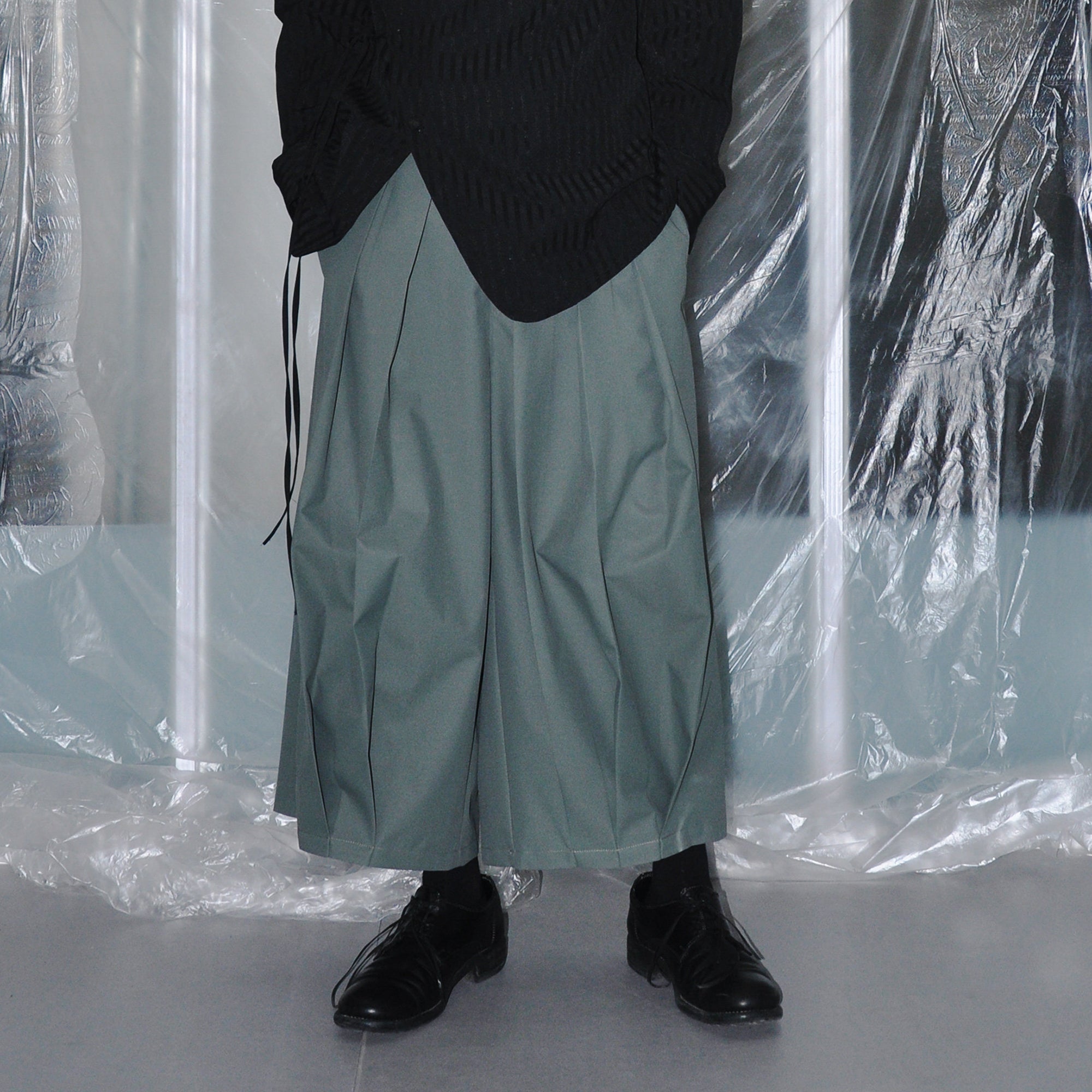 7440 37 1 Oversized Triple-Pleat Cropped Trousers