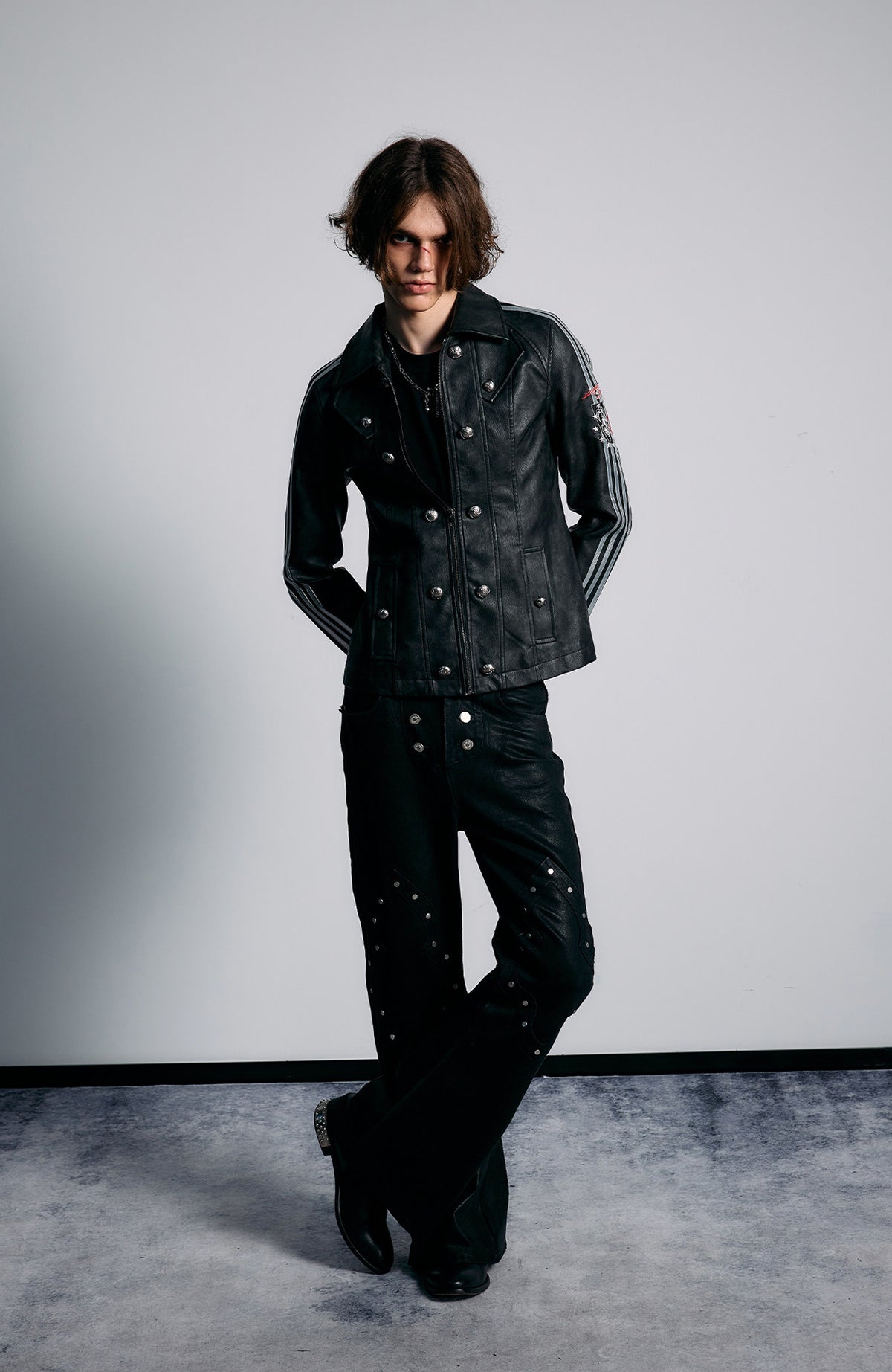 PAIKI Washed Slim-Fit Flared Jeans