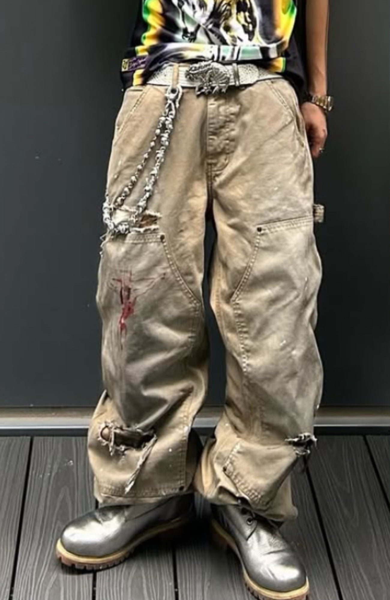 REGEN ZONE Dirty-Washed Cross Graphic Distressed Jeans