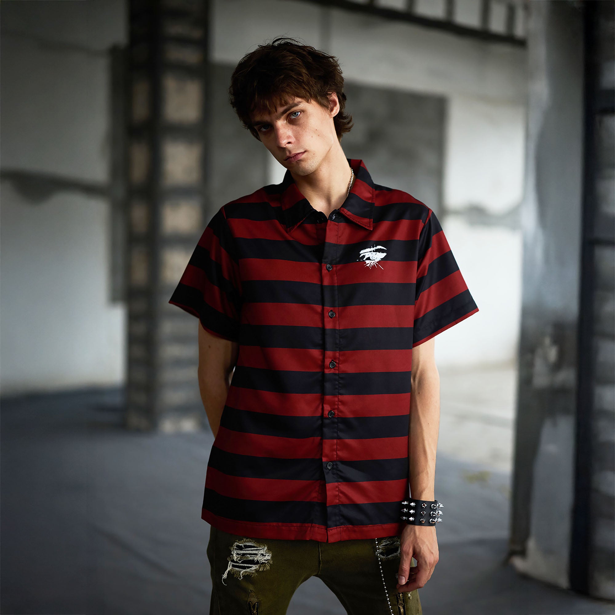 RECOVER ZONE Striped Punk Patch Half Shirt