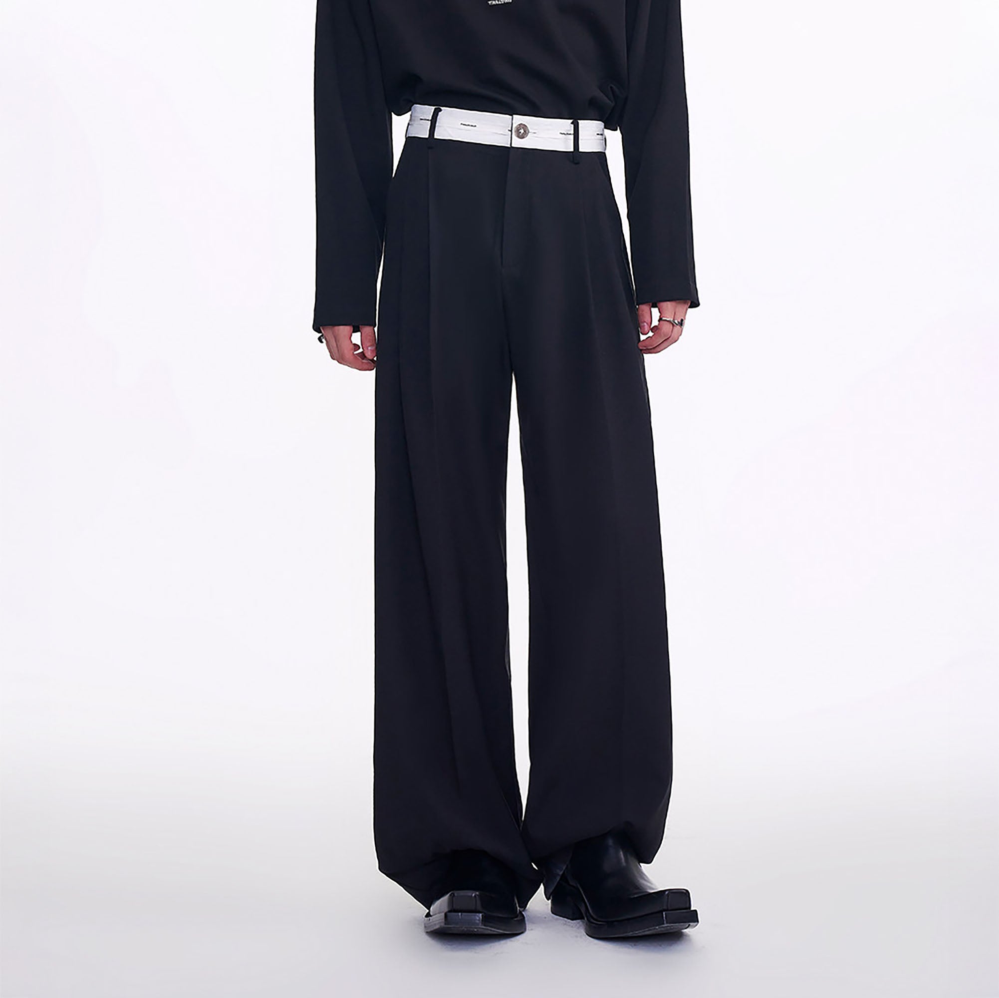 TIWILLTANG Contrast Panel Pleated Straight-Leg Pants