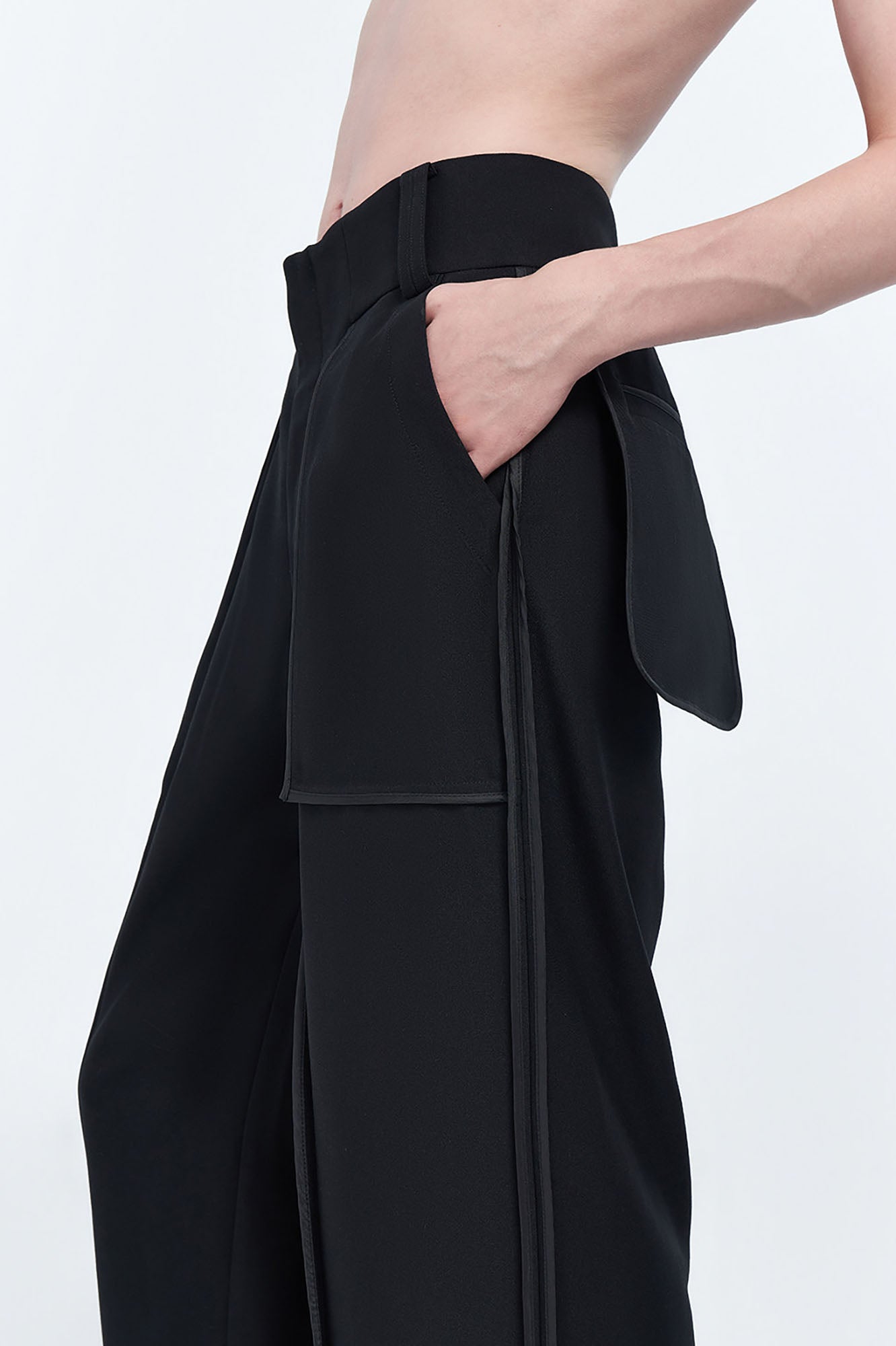 TIWILLTANG Satin Panel Straight-Leg Pants