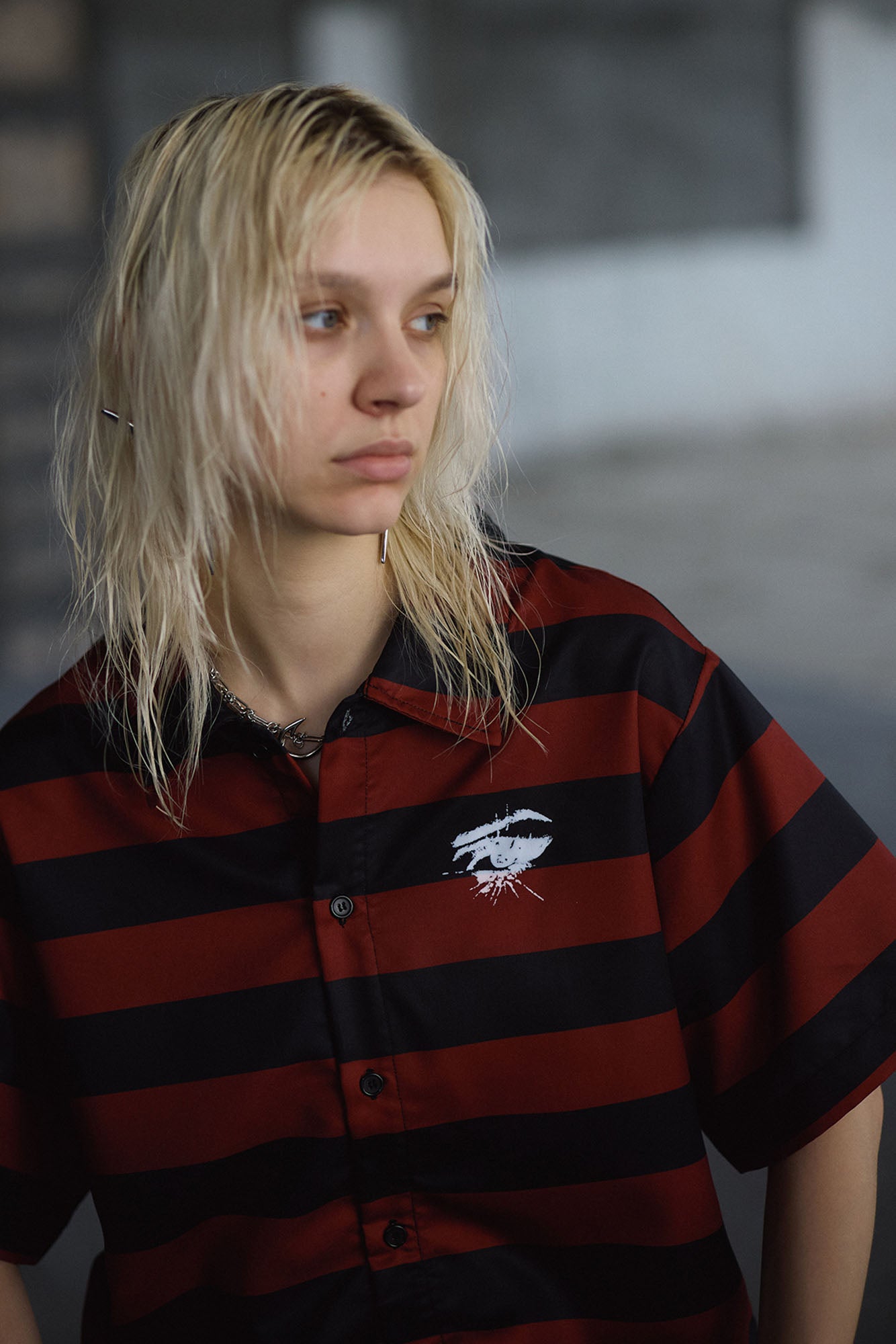 RECOVER ZONE Striped Punk Patch Half Shirt