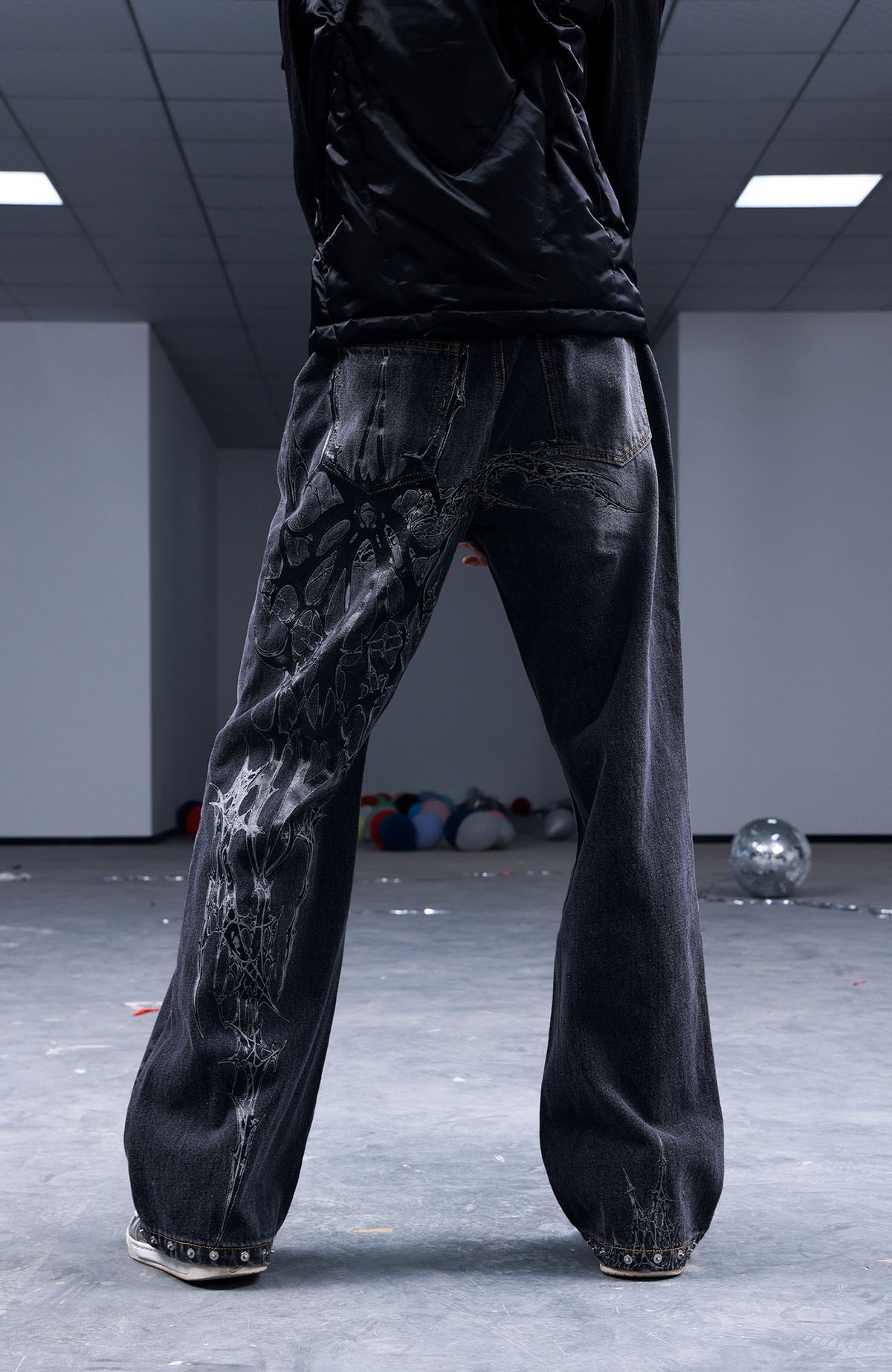 PAIKI Studded Washed Straight-Leg Jeans