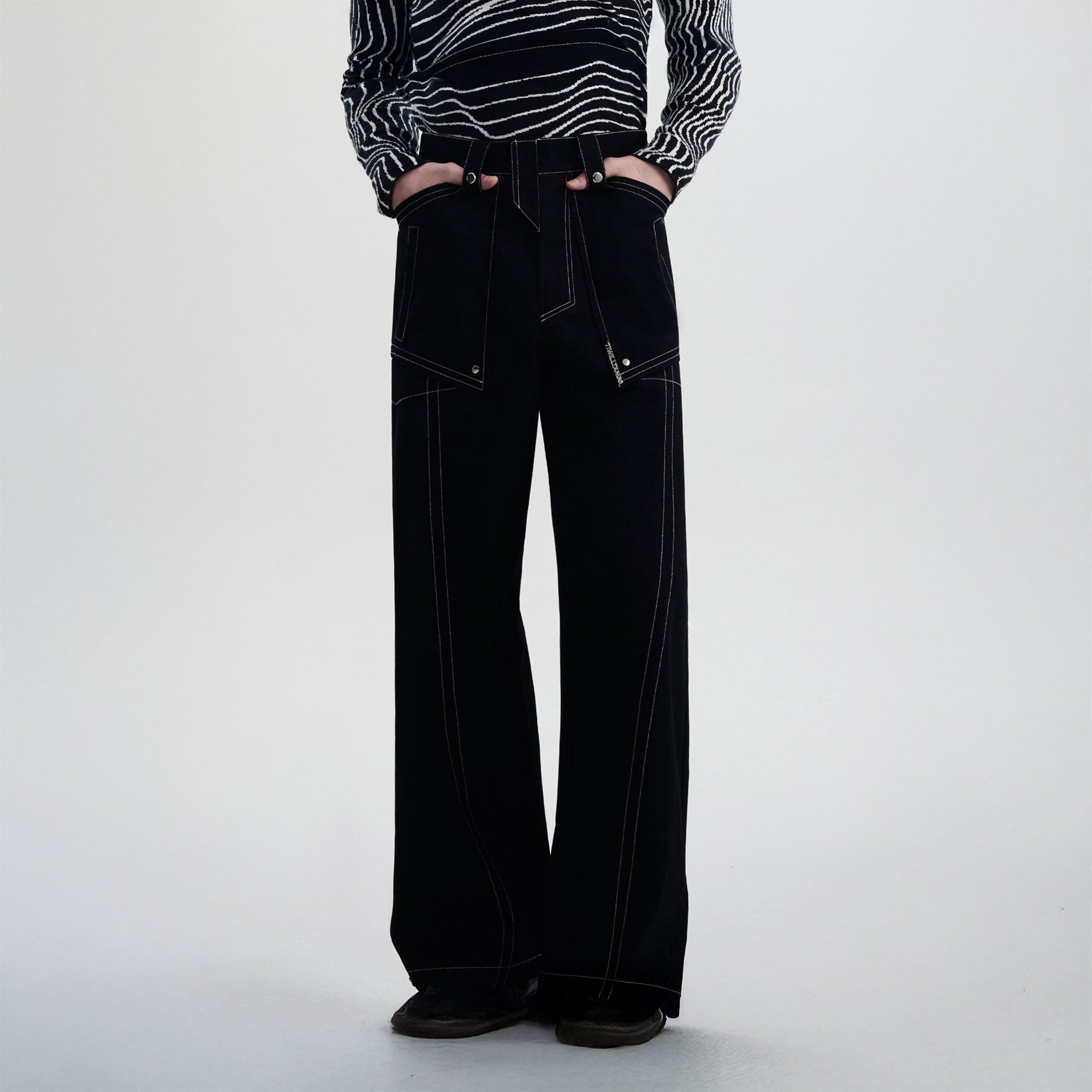 TIWILLTANG Contrast Stitched Straight-Leg Jeans