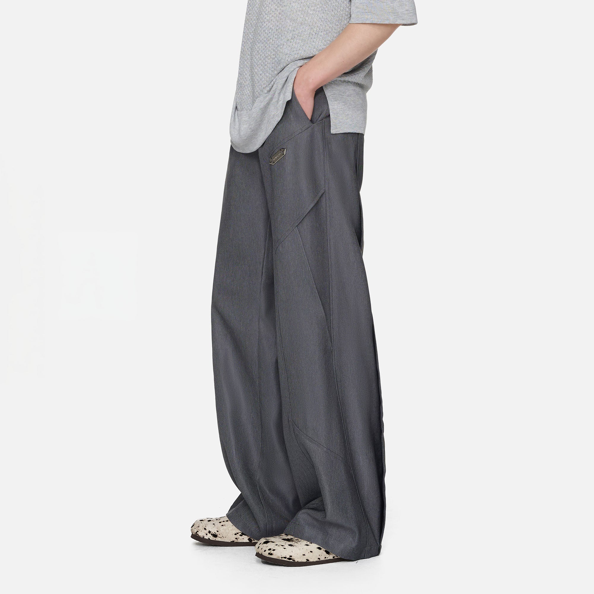 TIWILLTANG Essential Multi-Pocket Panel Straight-Leg Pants