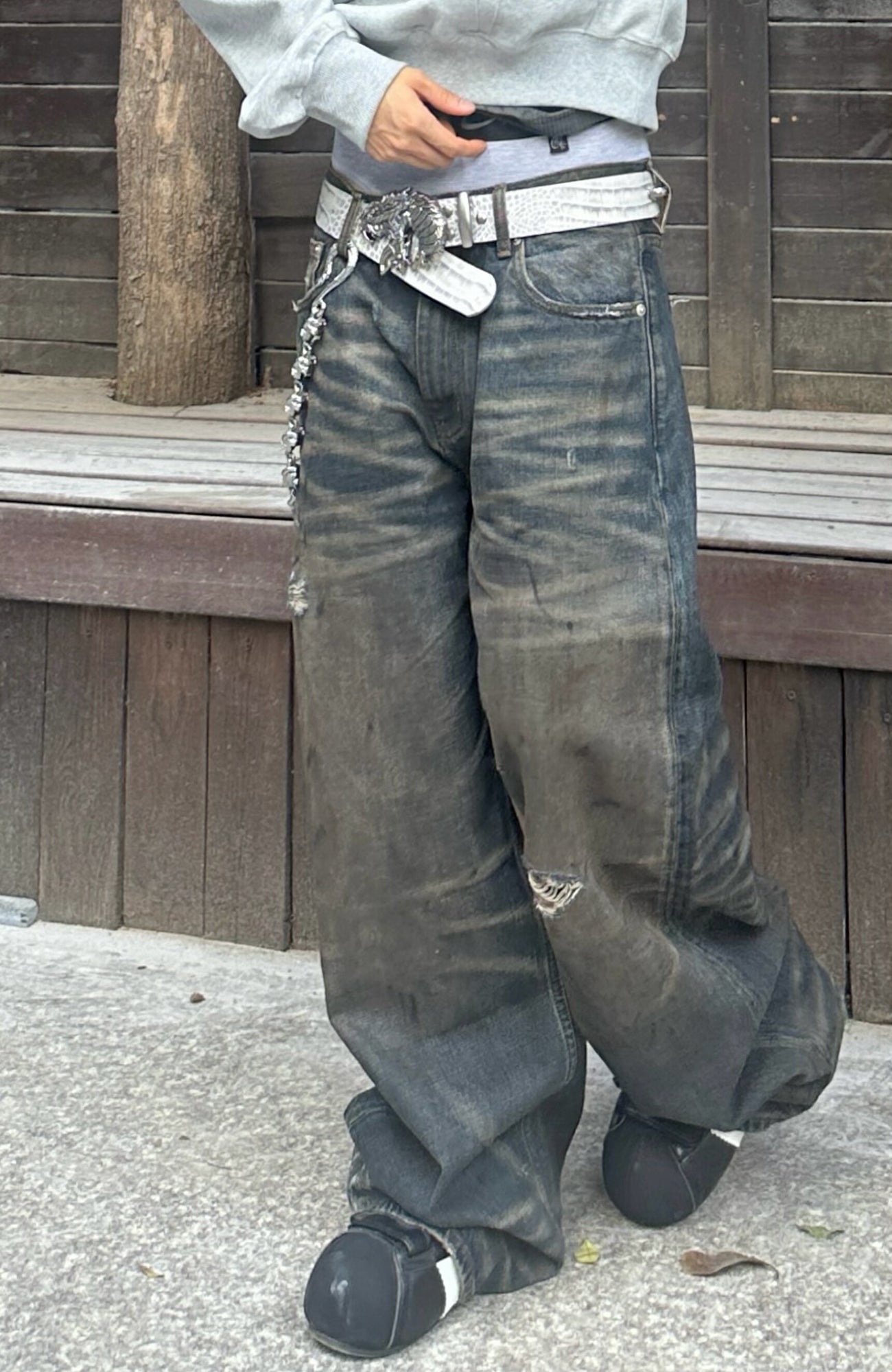REGEN ZONE Distressed Whisker Baggy Wide-Leg Jeans