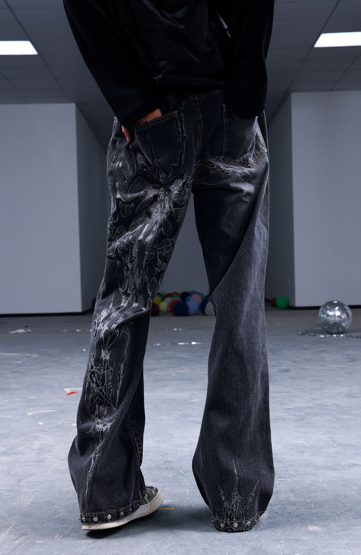 PAIKI Studded Washed Straight-Leg Jeans