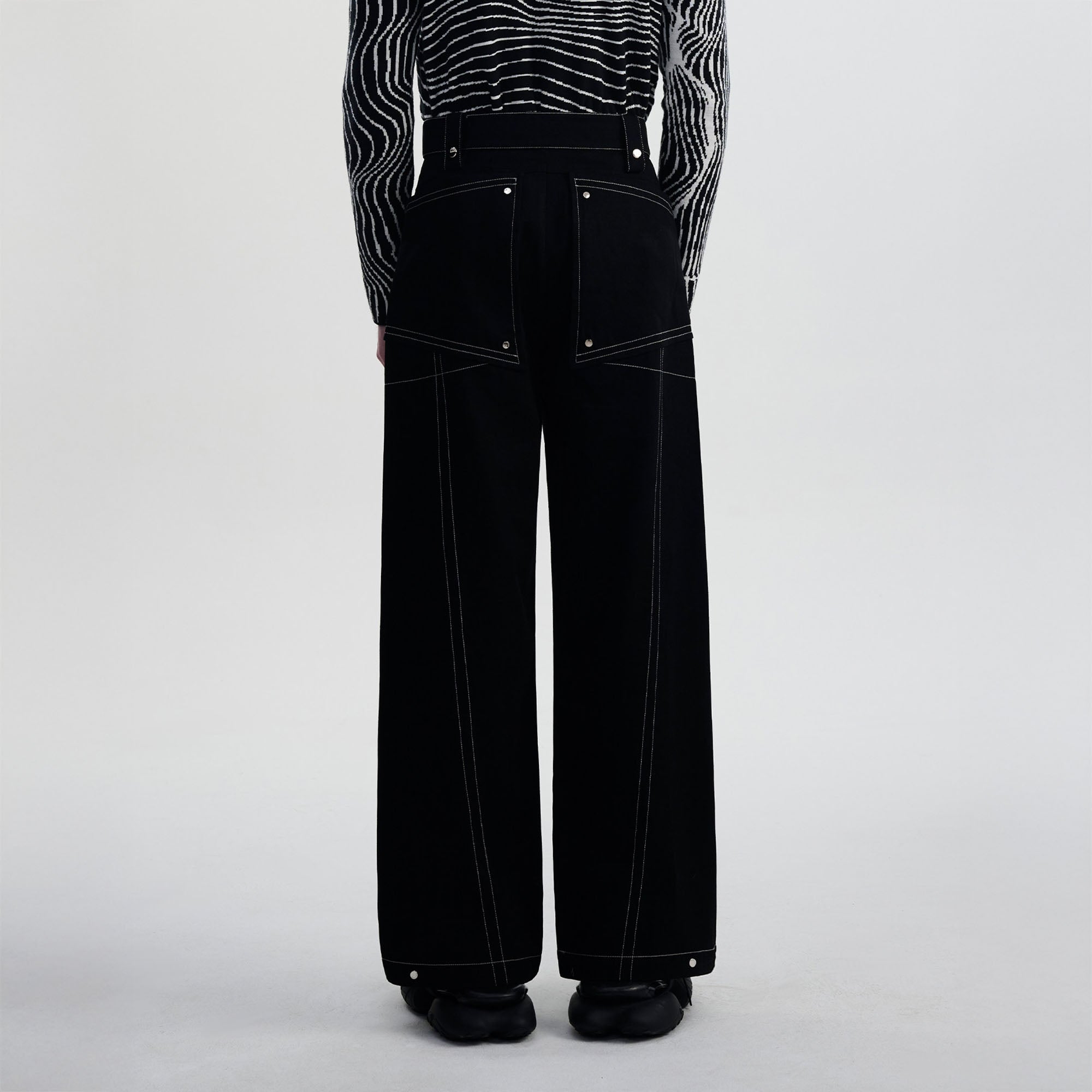 TIWILLTANG Contrast Stitched Straight-Leg Jeans