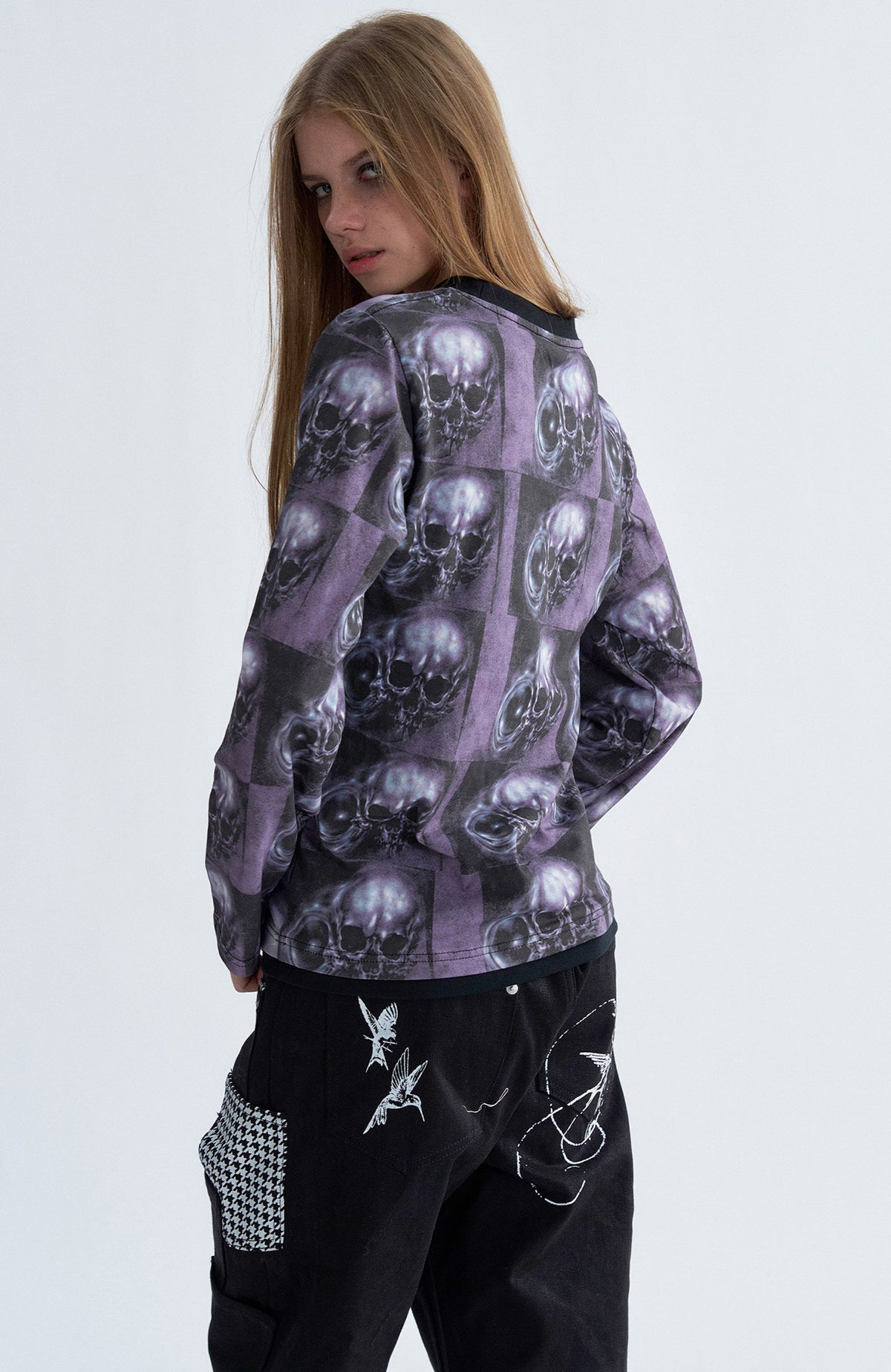 PAIKI Skull Graphic Slim Crewneck Long-Sleeve Tee