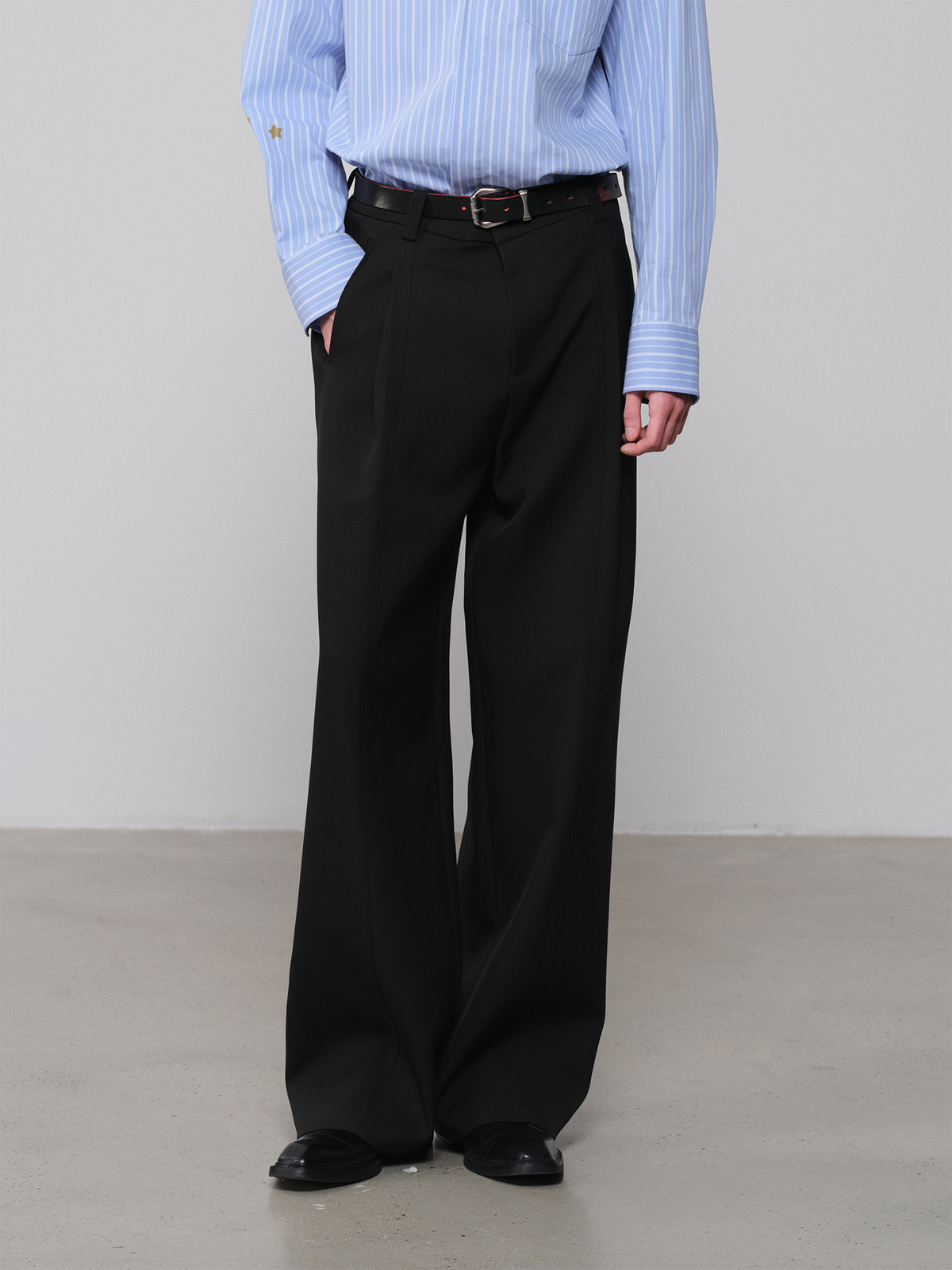 FACEONLAB Classic Pleated Straight-Leg Pants Black