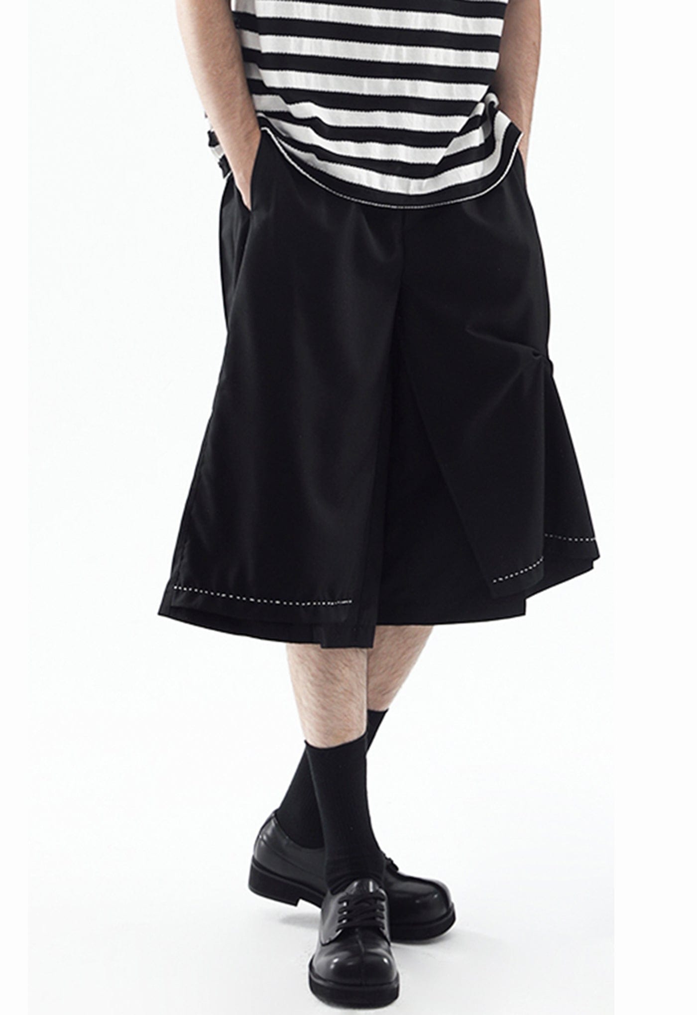 MIICHOUS Essential Pleated Oversize Shorts, premium urban and streetwear designers apparel on PROJECTISR.com, Miichous