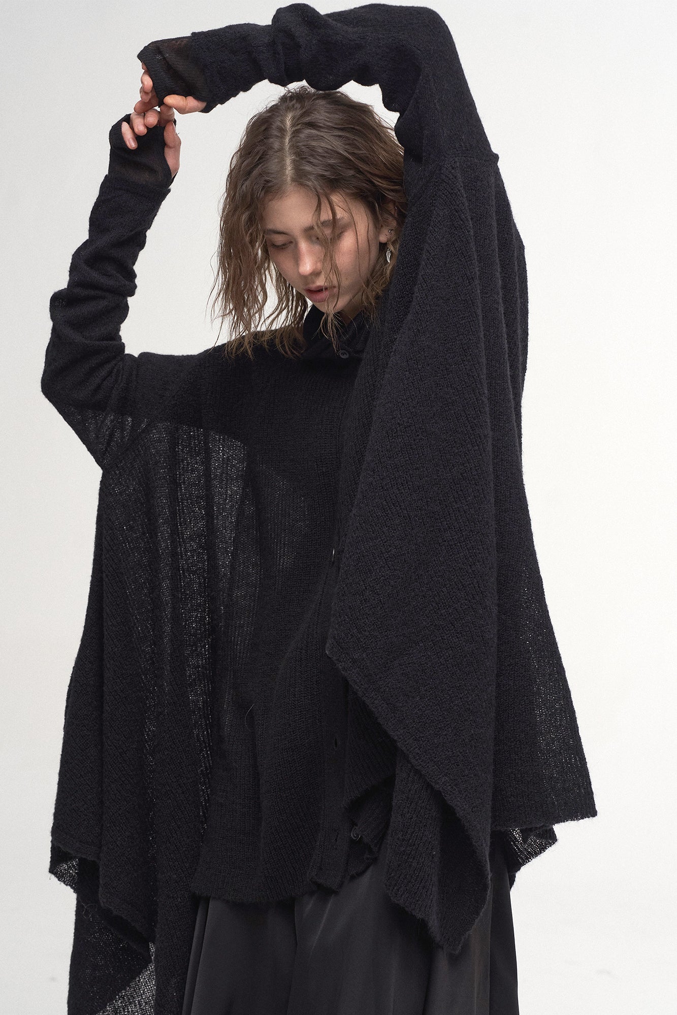 ILNya Nieternite Nifutur Convertible Drape Knit Cape