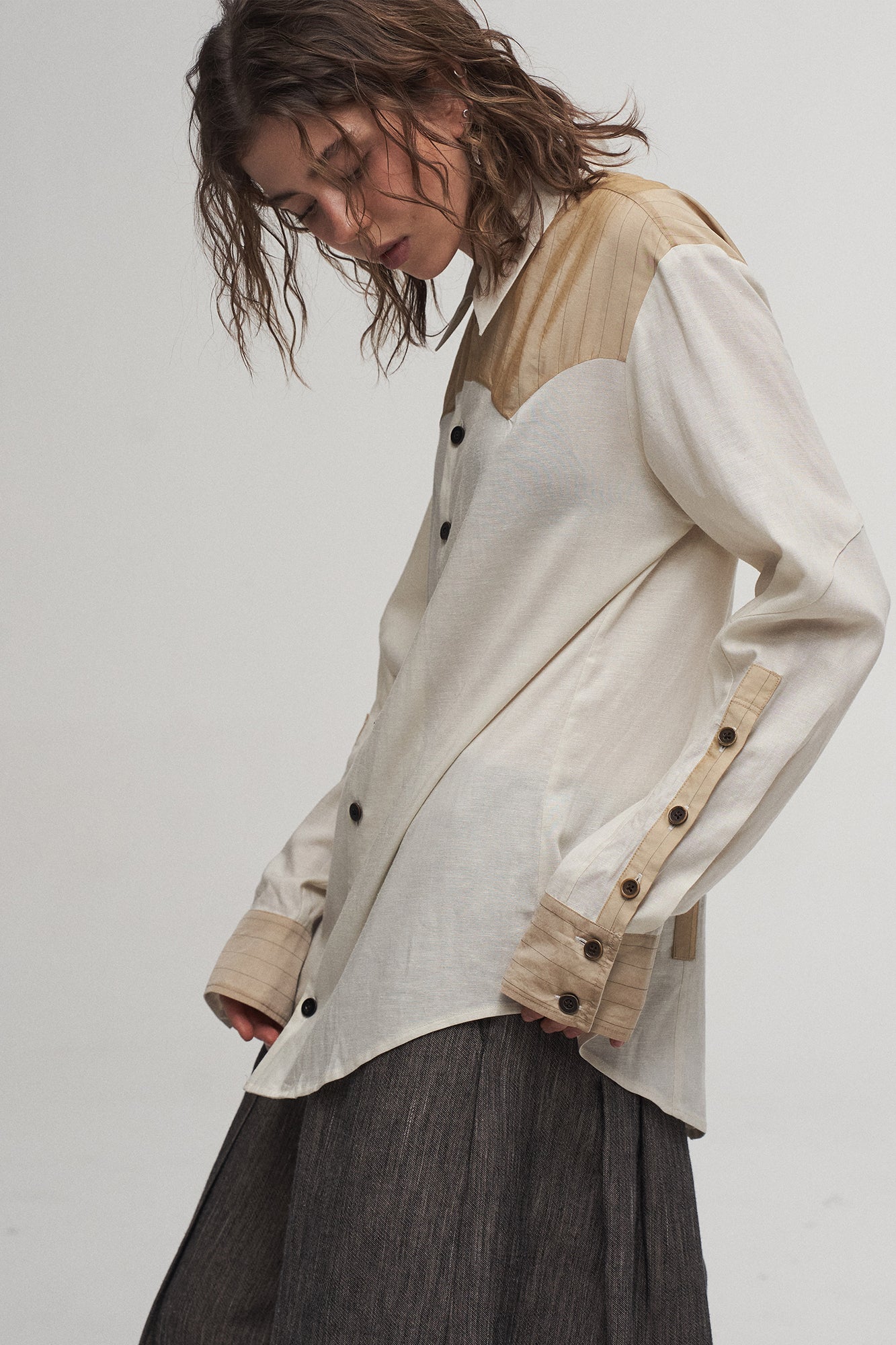 ILNya Nieternite Nifutur Pinstriped Contrast Spliced Shirt