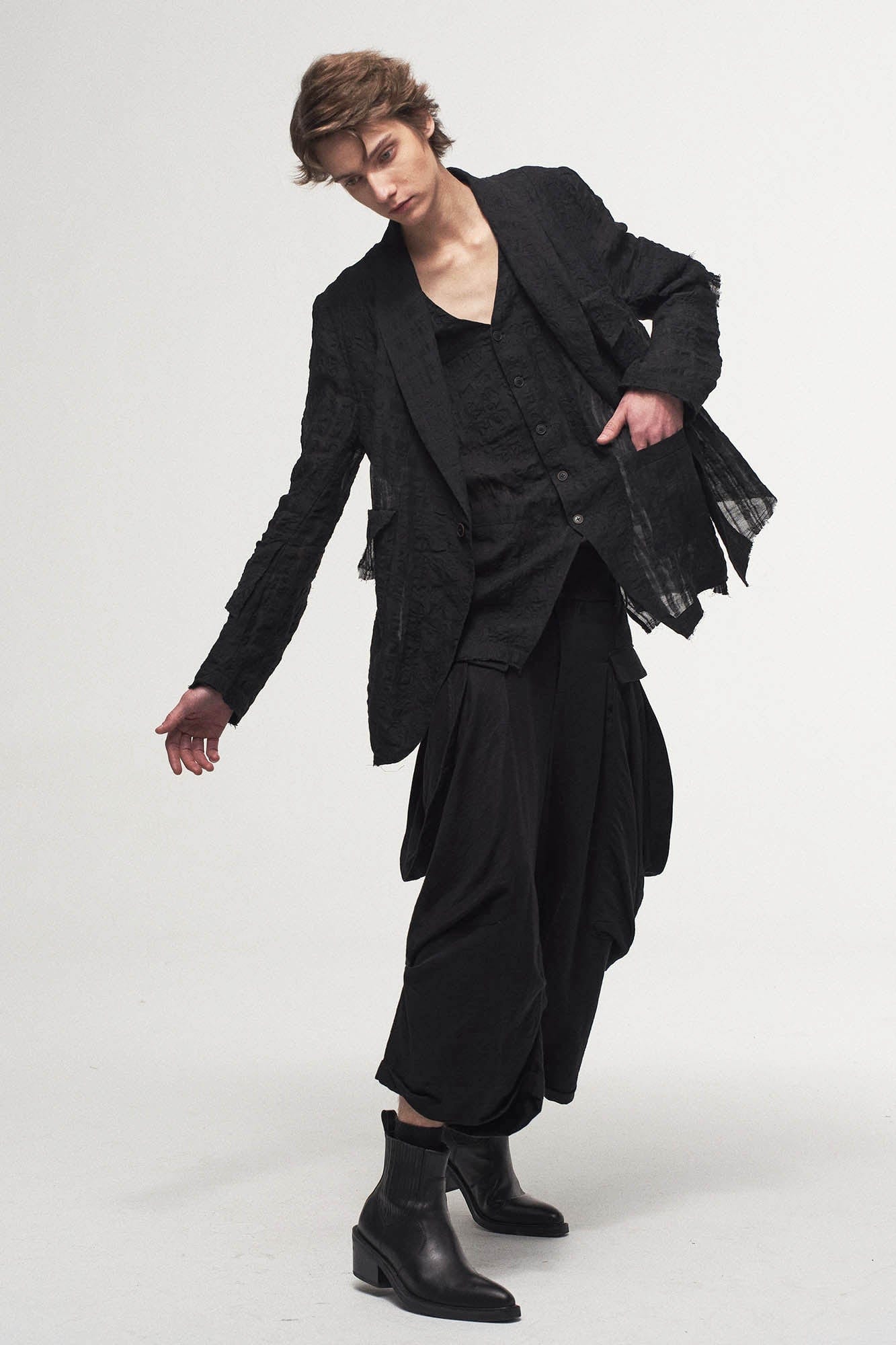 ILNya Nieternite Nifutur Balloon Pleated Slouchy Shorts